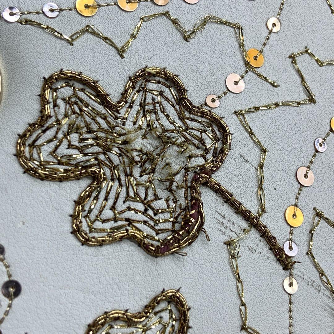 Lady Dior Mini 2018 ricamata in pelle di vitello bianca con perline d'oro Crossbody Bag in vendita 15