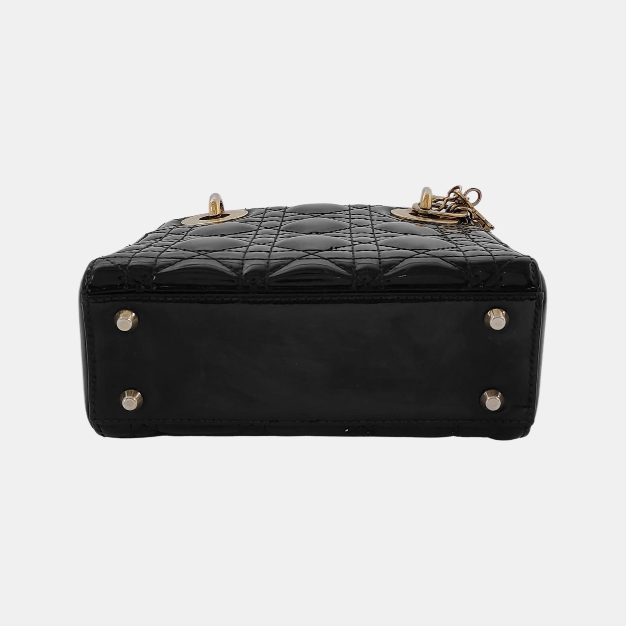 Nero Lady Dior Mini Borsa in vernice nera con tracolla a catena in oro in vendita