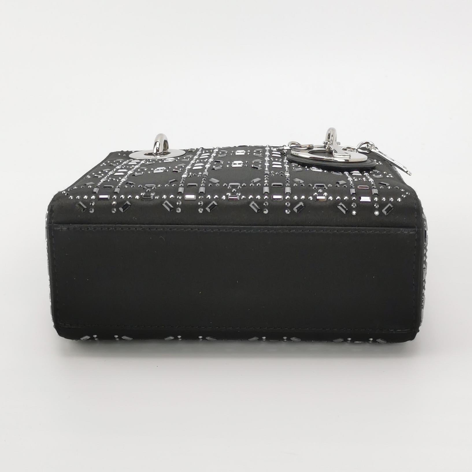Lady Dior Mini in seta nera con cristalli e hardware in argento In condizioni ottime in vendita a AUBERVILLIERS, FR