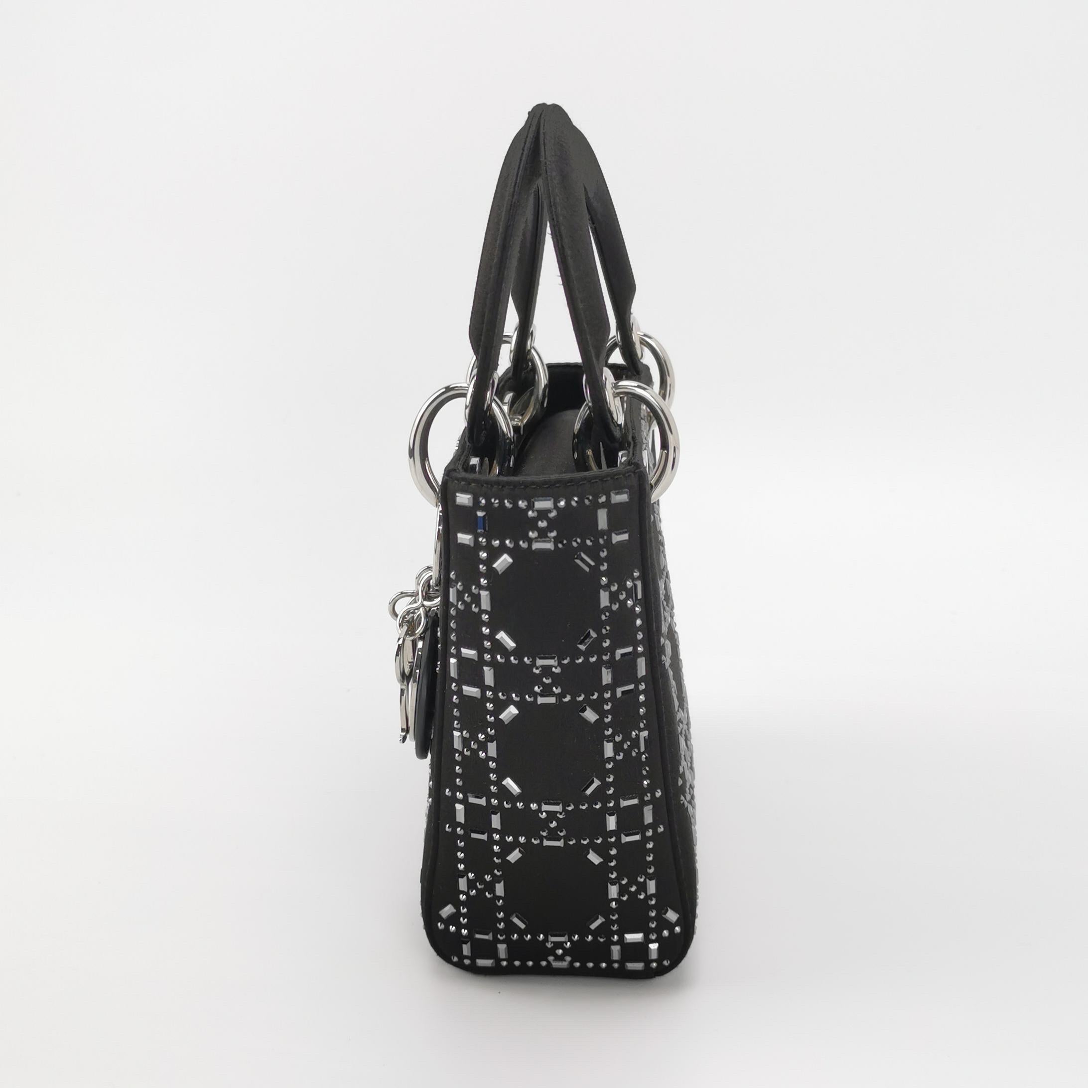Donna Lady Dior Mini in seta nera con cristalli e hardware in argento in vendita