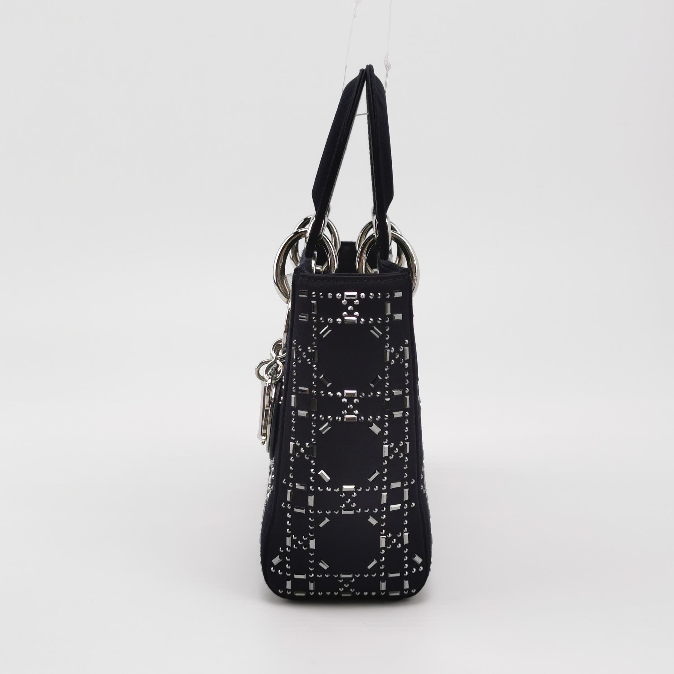 Lady Dior Mini Schwarze Seide mit Kristallen Silberne Hardware im Angebot 1