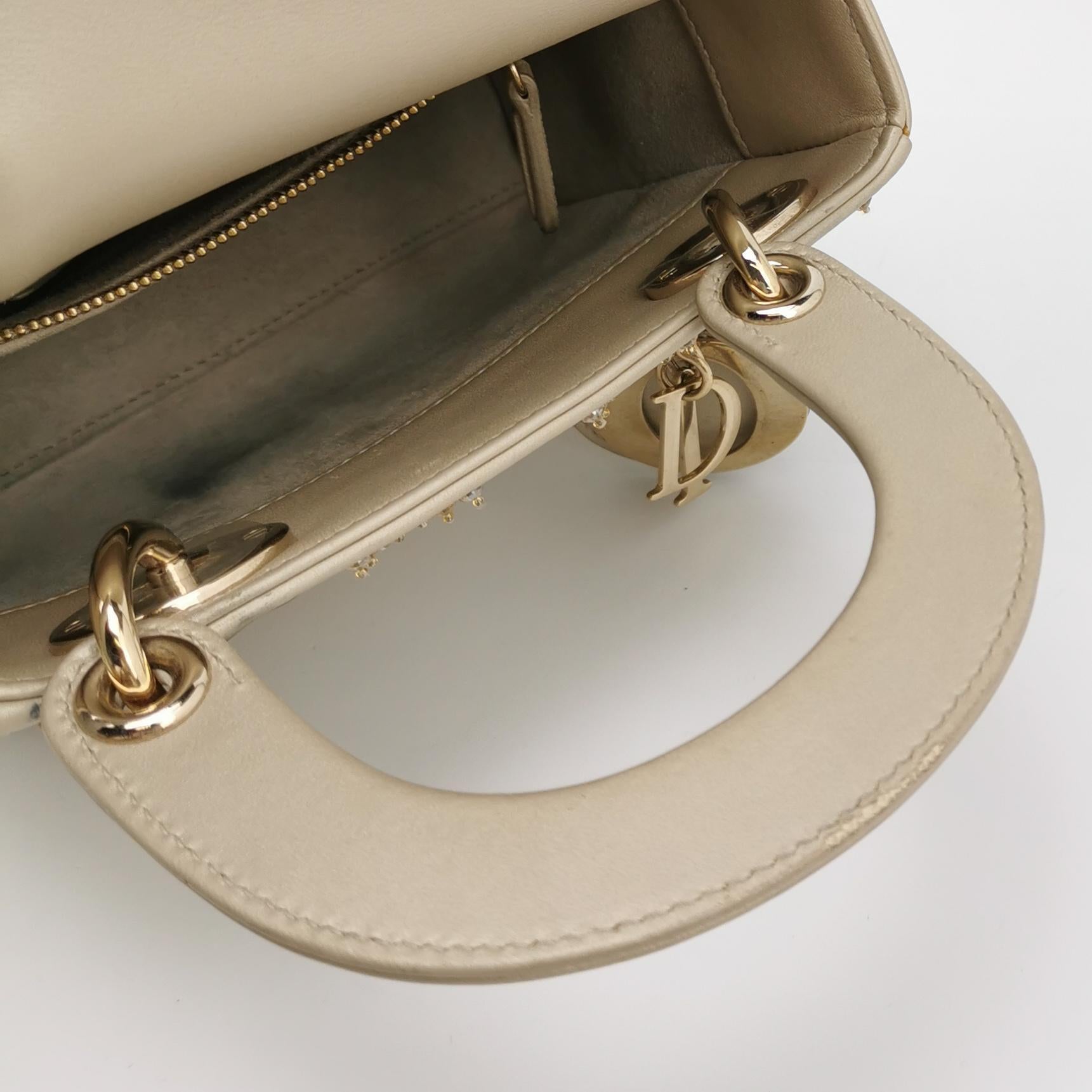 Lady Dior Mini Gold Kalbsleder mit Kristallen Gold Hardware 2020 im Angebot 5