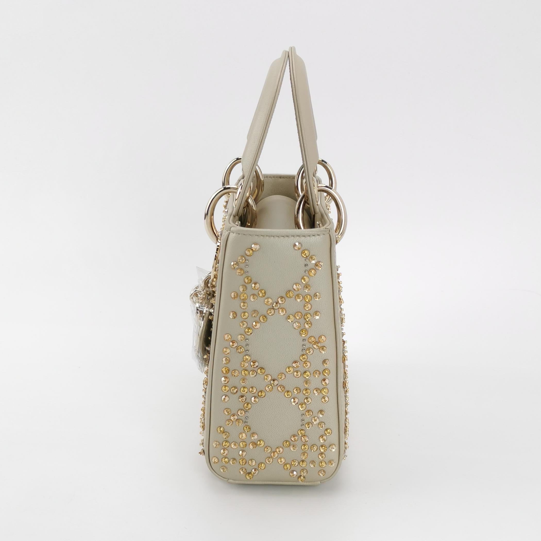 Lady Dior Mini Gold Kalbsleder mit Kristallen Gold Hardware 2020 Damen im Angebot