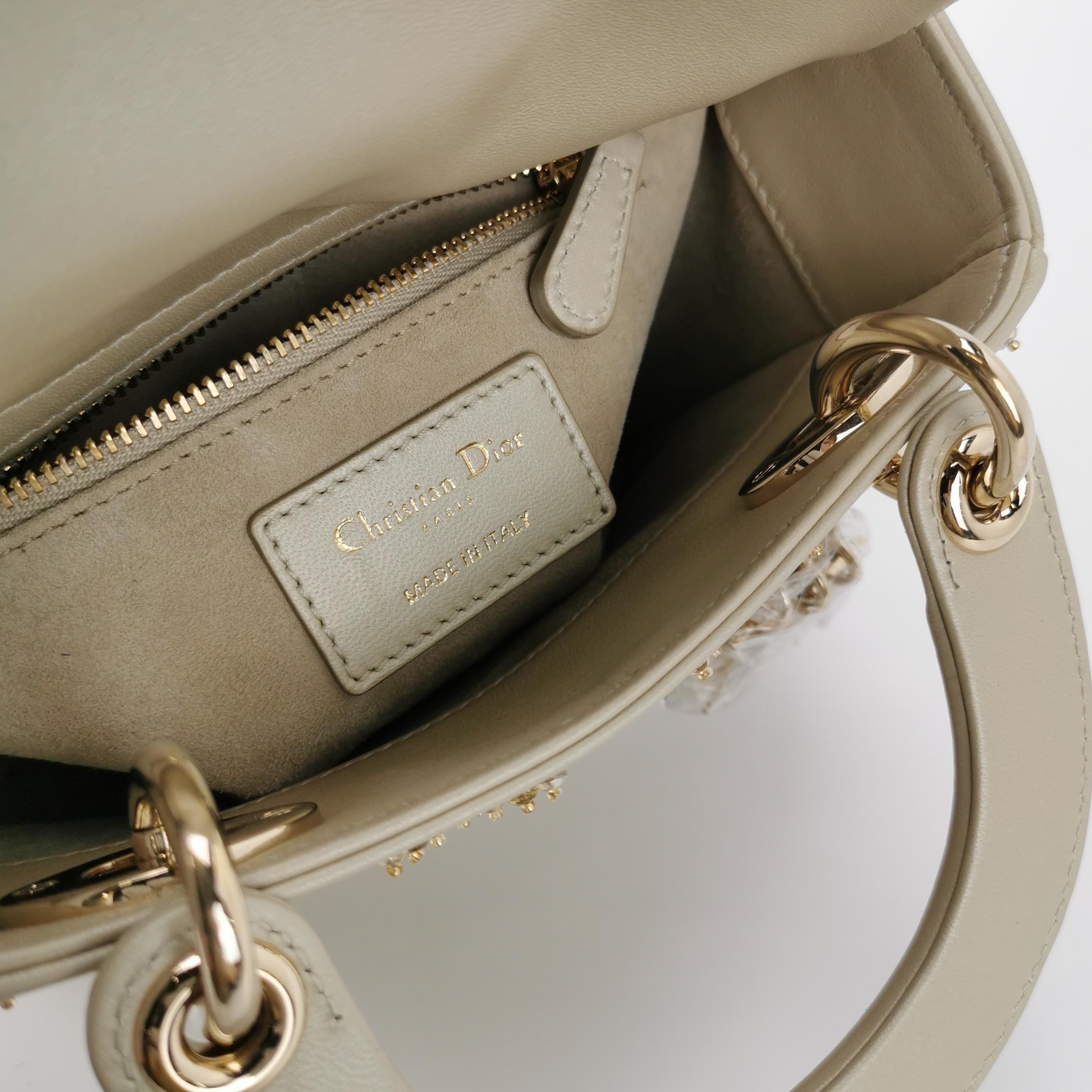 Lady Dior Mini Gold Kalbsleder mit Kristallen Gold Hardware 2020 im Angebot 1