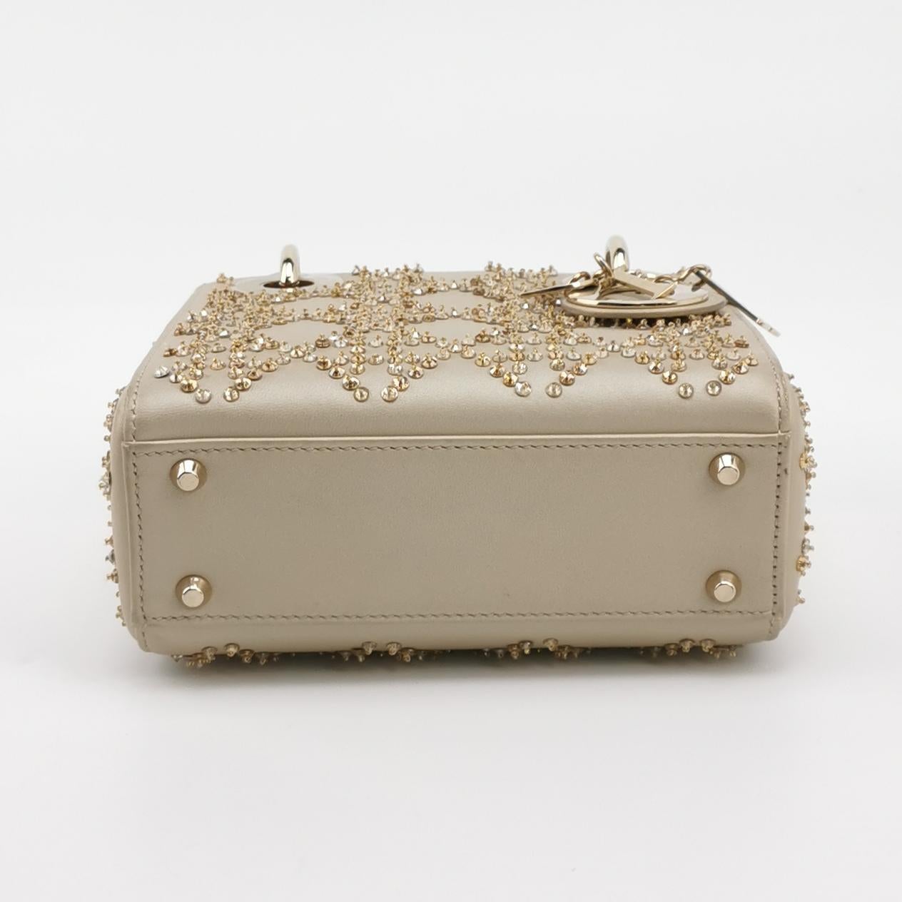 Lady Dior Mini Gold Kalbsleder mit Kristallen Gold Hardware 2020 im Angebot 2