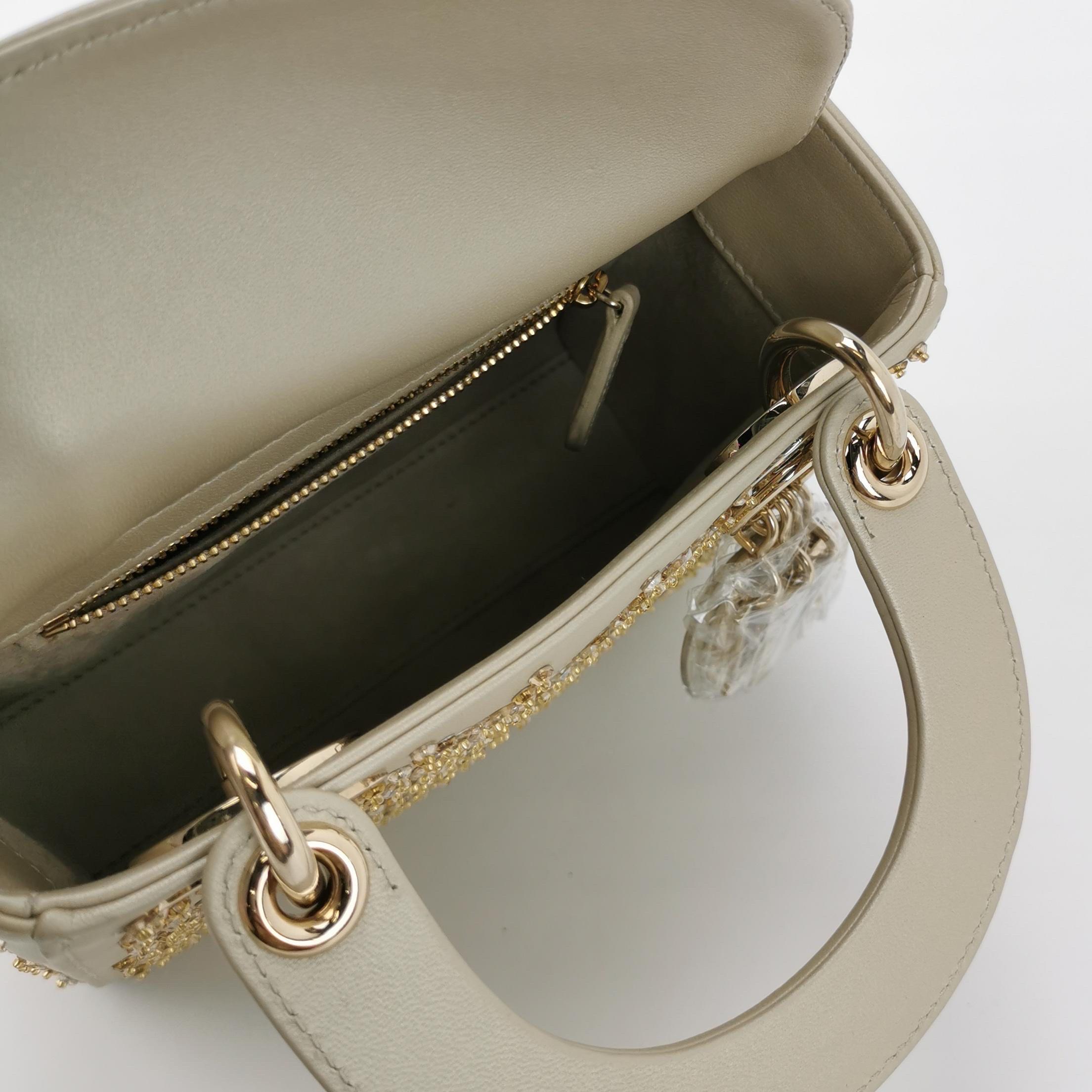Lady Dior Mini Gold Kalbsleder mit Kristallen Gold Hardware 2020 im Angebot 2