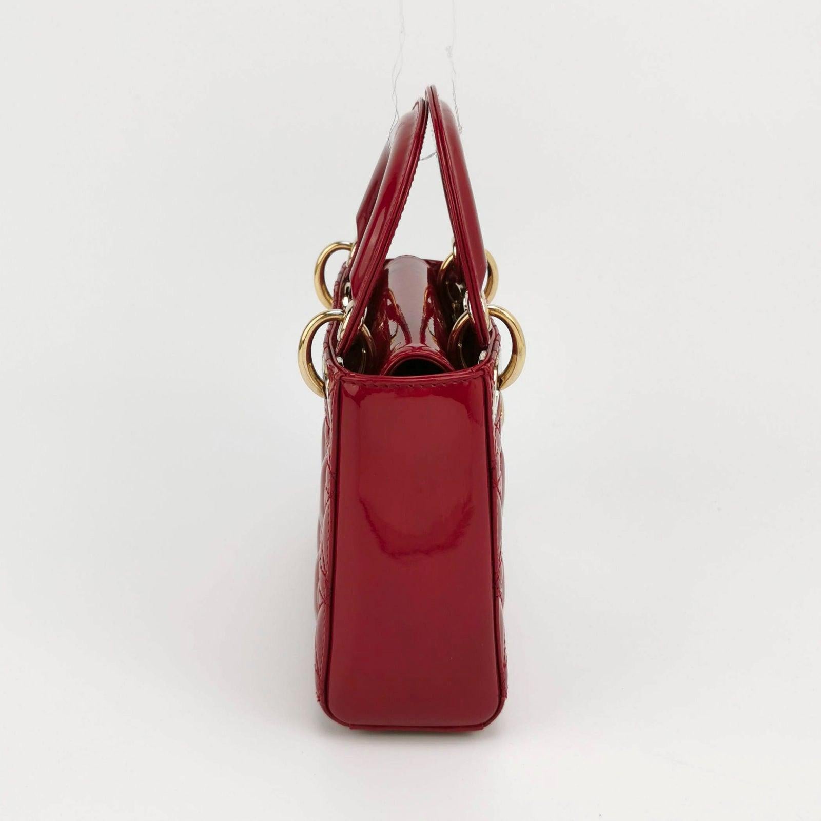Lady Dior Mini Handbag Red Patent Leather Gold-tone Leather and Chain Strap In Excellent Condition For Sale In AUBERVILLIERS, FR