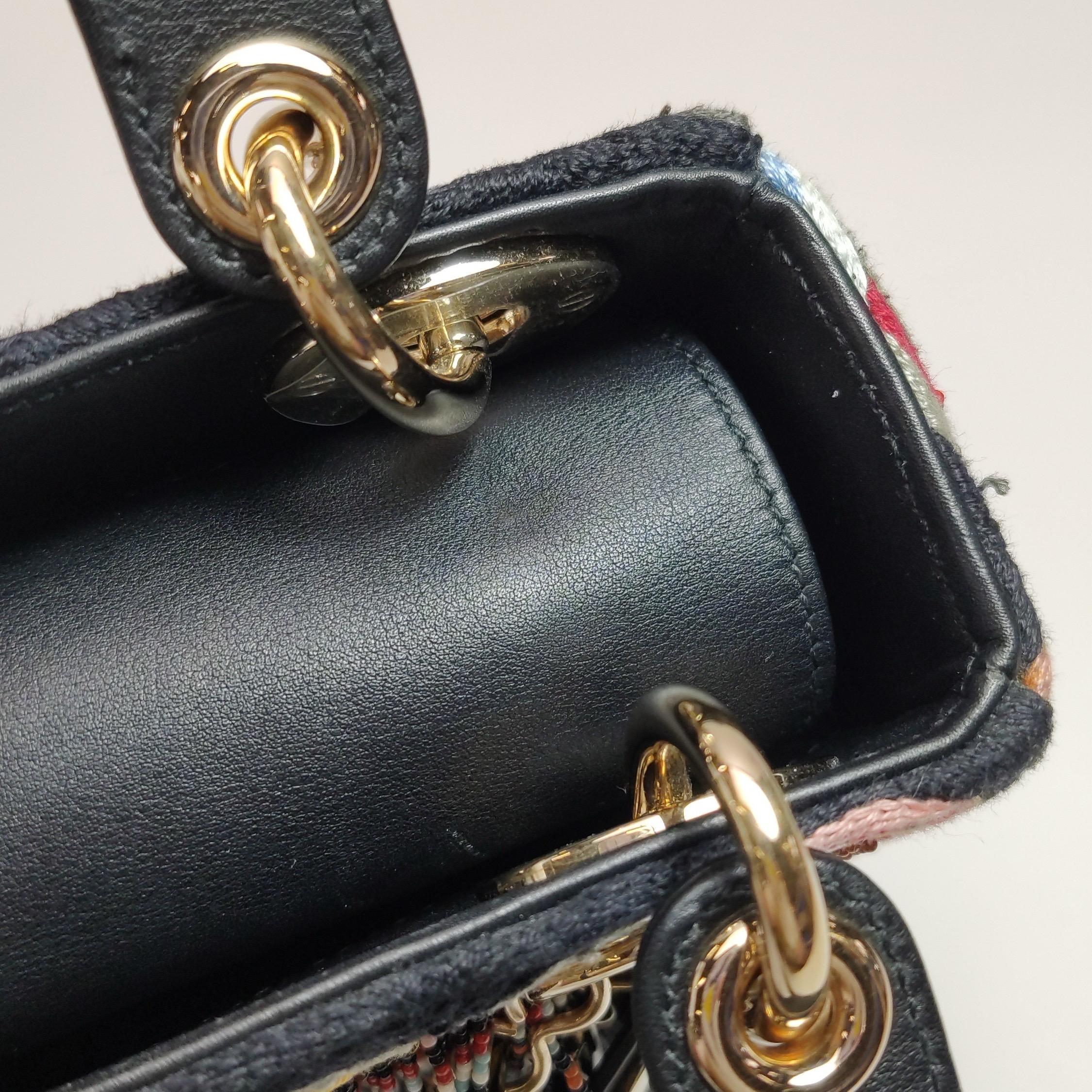 Lady Dior Mini Edition Limitée Sac à main en cuir noir multicolore avec perles 2018 en vente 14