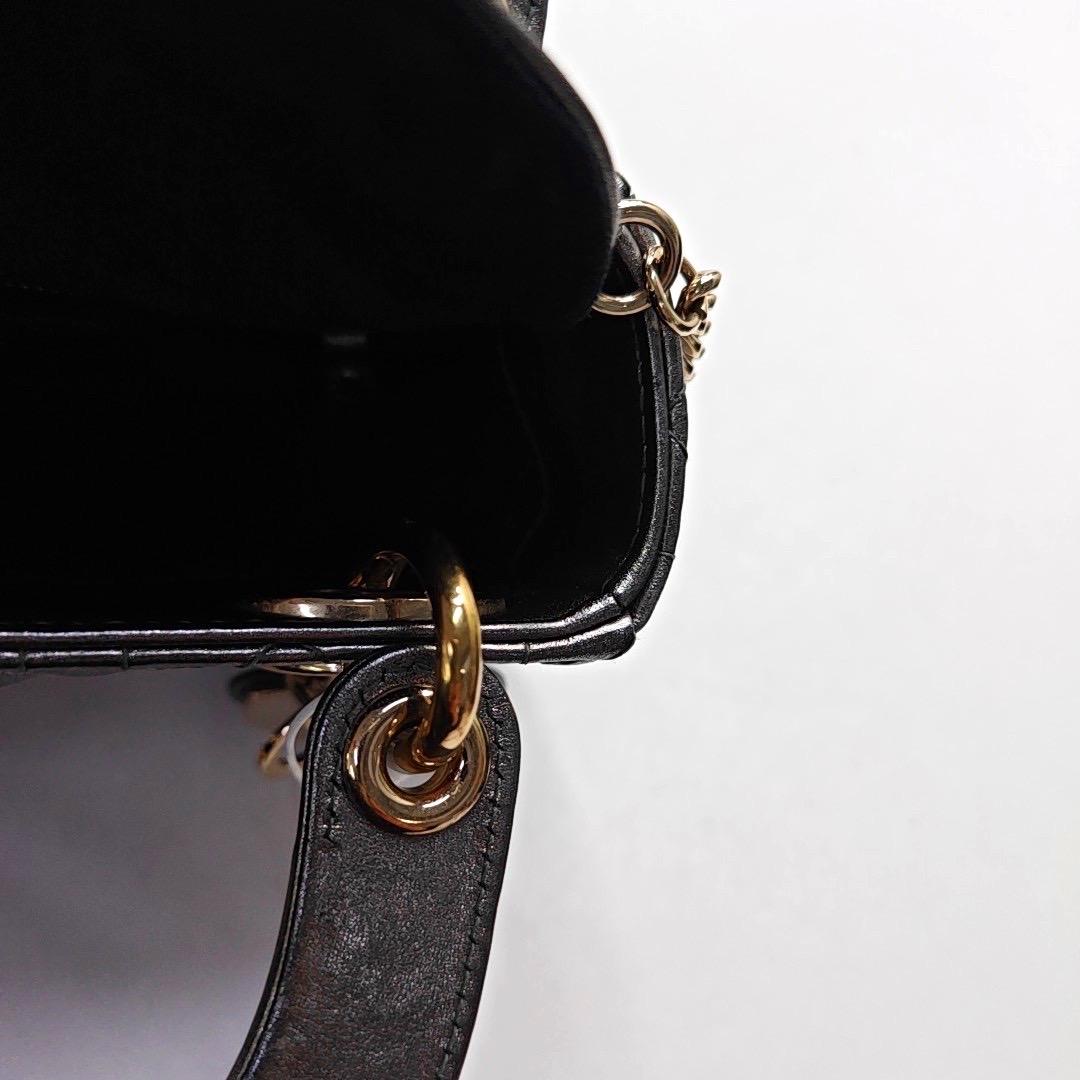 Lady Dior Mini Cannage gris métallisé en peau d'agneau avec des accessoires en or Bracelet en chaîne en vente 6