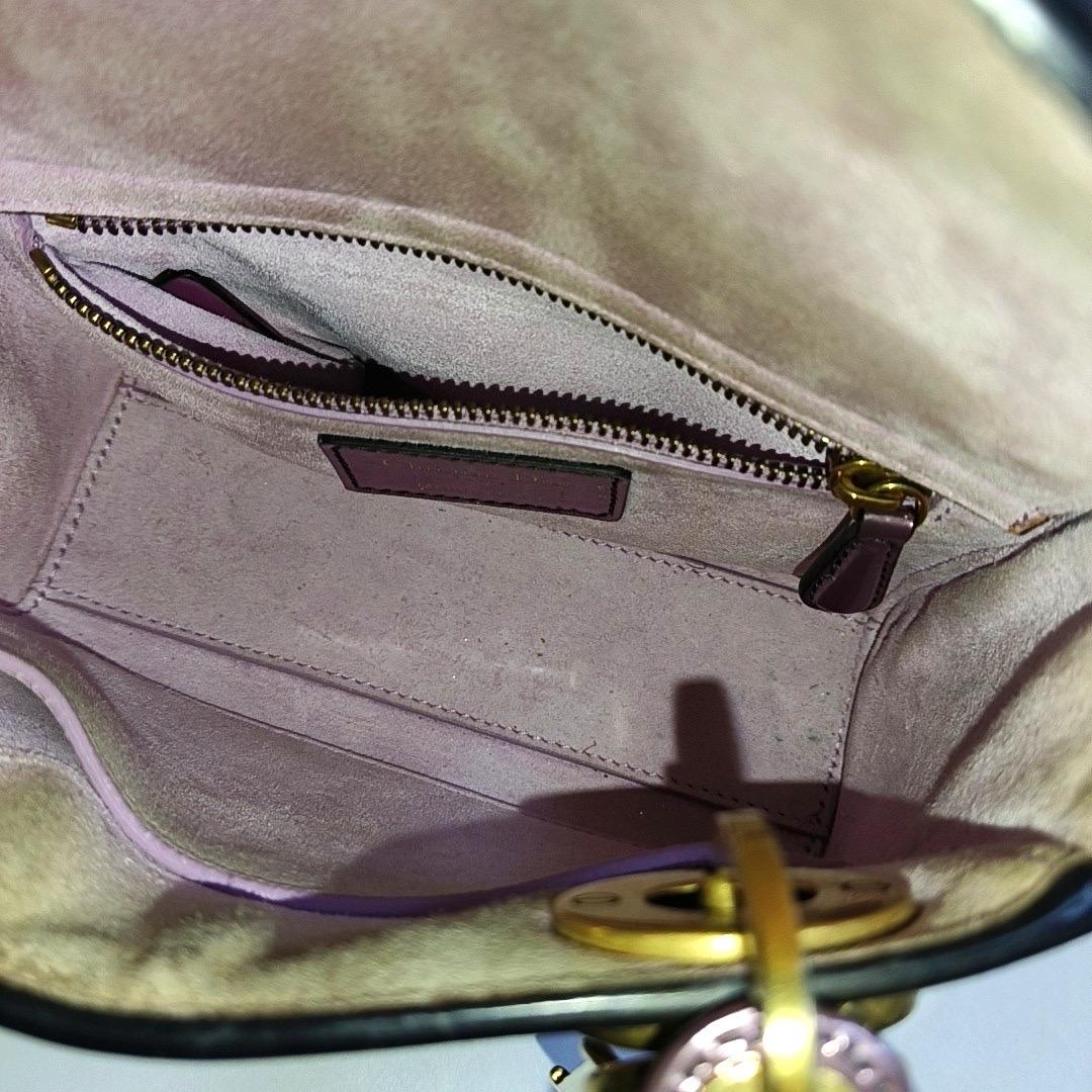 Lady Dior Mini Metallic Pink Cuir verni Gold Hardware Intérieur en daim 2018 en vente 11