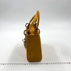 Lady Dior Mini Senfgelbe Seiden Cannage Handtasche aus Seide
