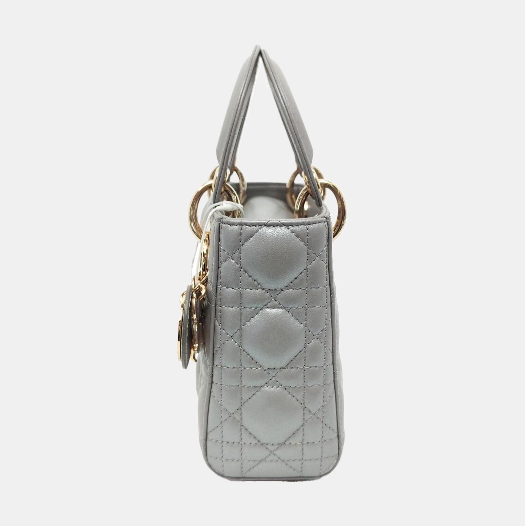 Lady Dior Mini Pearlescent Grey Lambskin Leather Gold Hardware Chain Strap In Good Condition For Sale In AUBERVILLIERS, FR