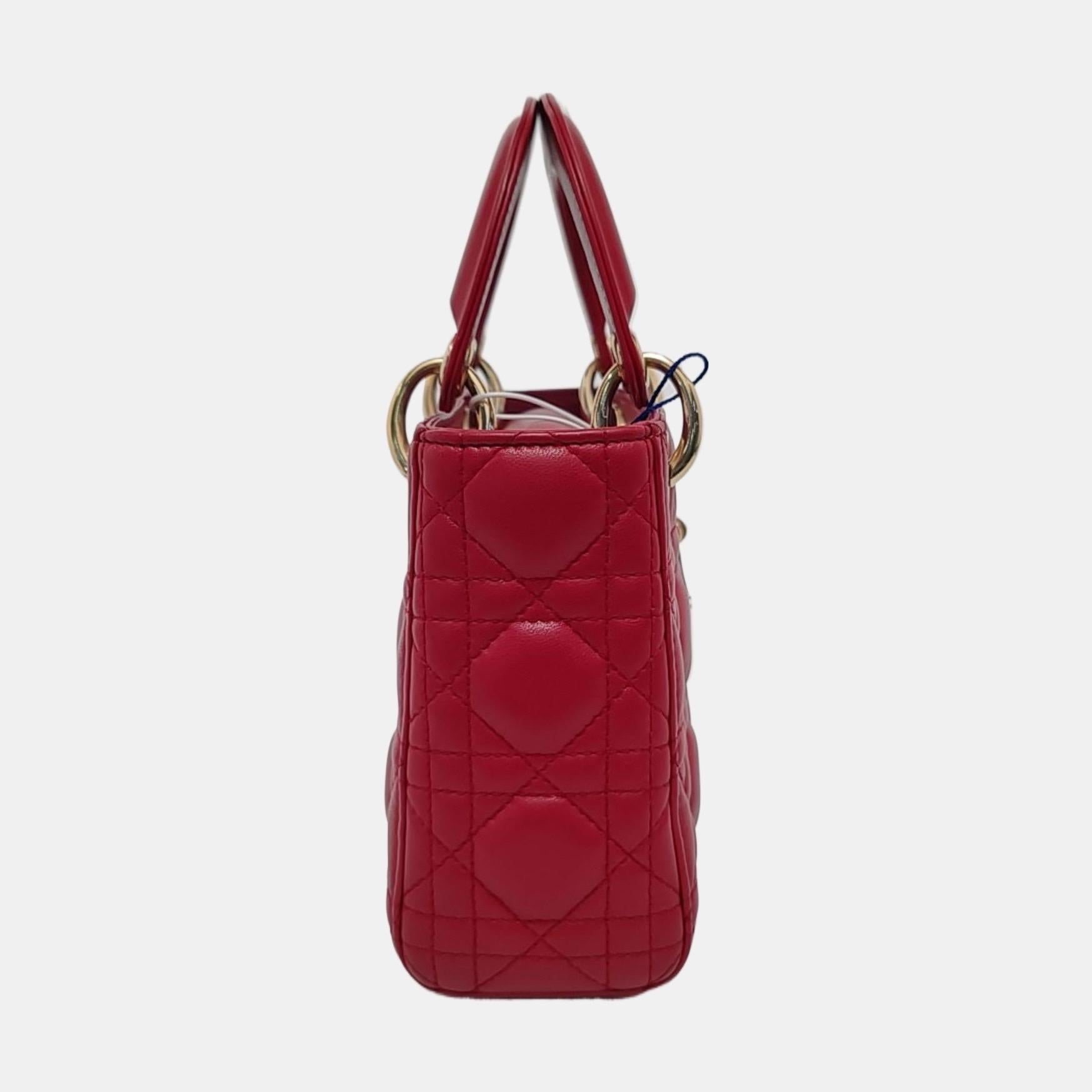 Mini bracelet Lady Dior en cuir d'agneau rouge et chaîne dorée Bon état - En vente à AUBERVILLIERS, FR