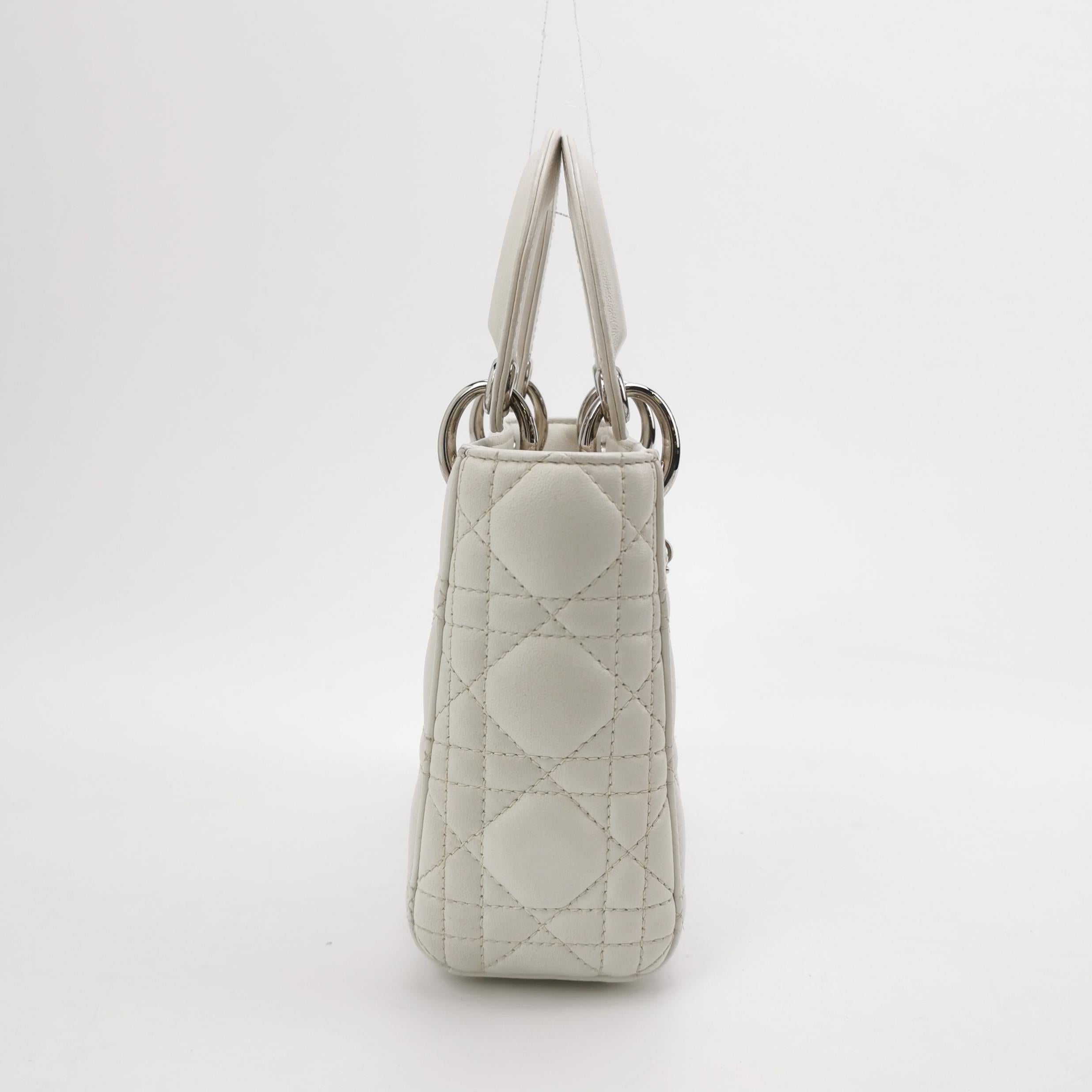 Lady Dior Mini White Lambskin Leather Silver HW Chain Strap 2018 In Good Condition In AUBERVILLIERS, FR