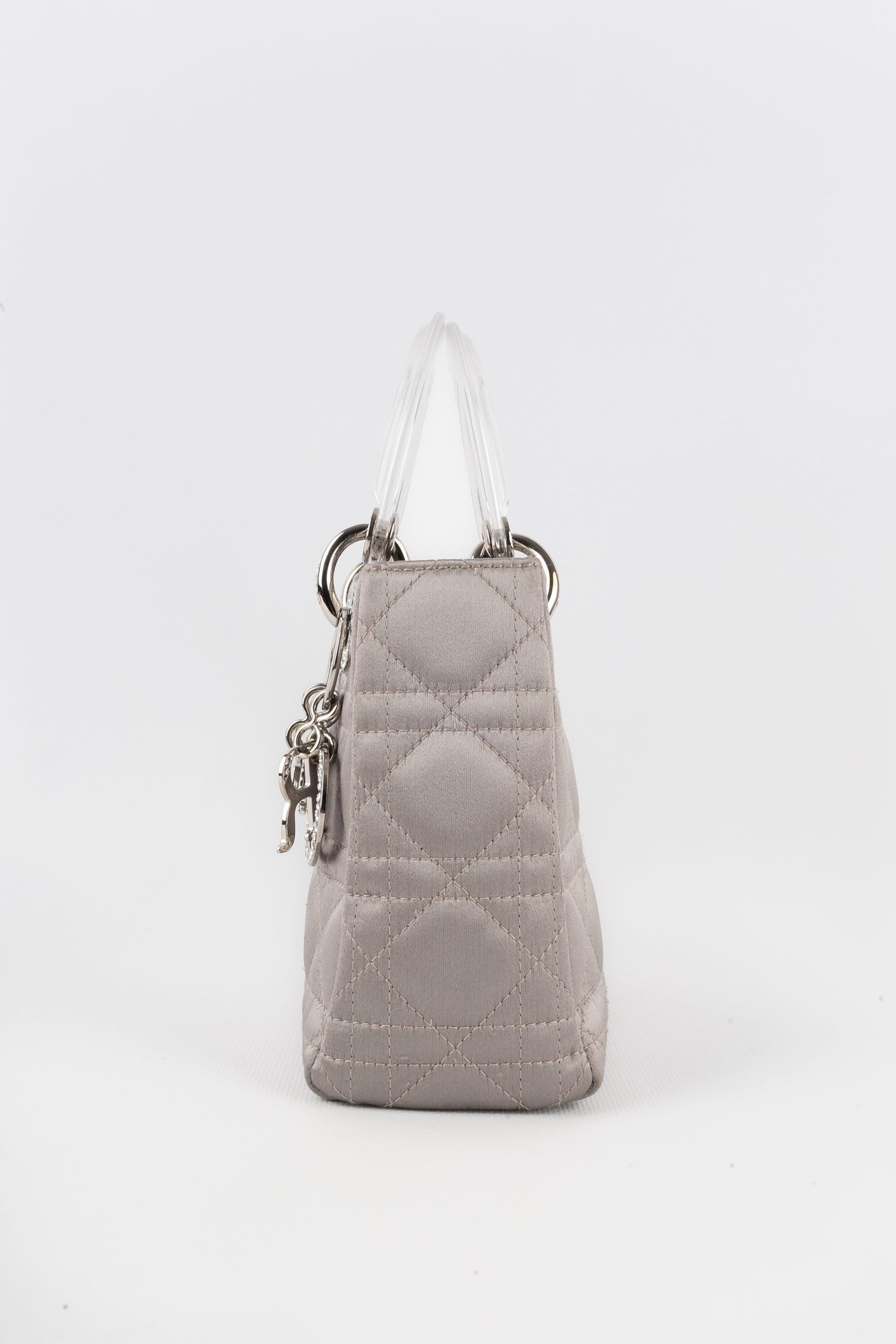 Mini sac Lady Dior gris perlé Excellent état - En vente à SAINT-OUEN-SUR-SEINE, FR