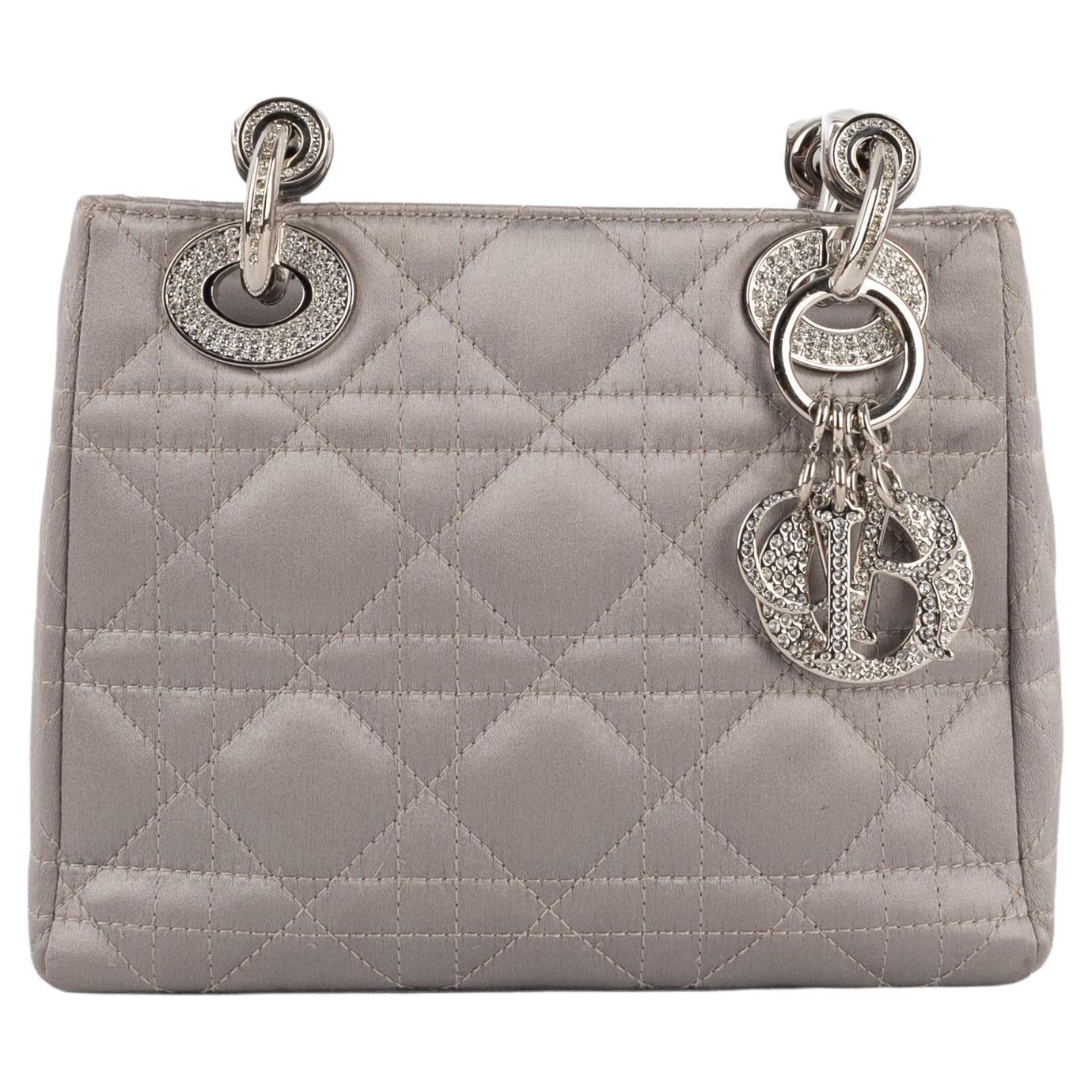 Mini sac Lady Dior gris perlé en vente