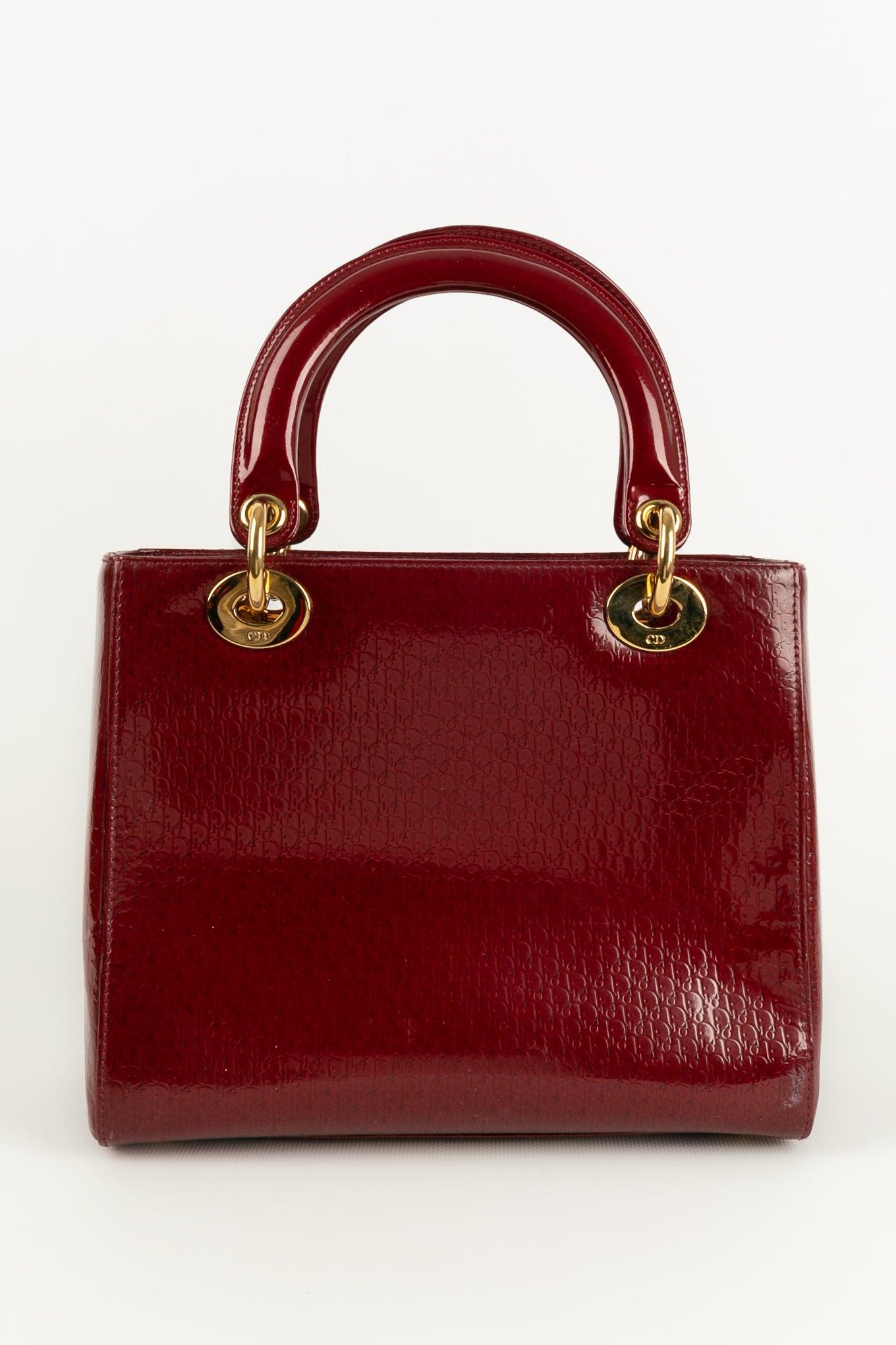 Lady Dior Rote Lacklederhandtasche im Zustand „Gut“ im Angebot in SAINT-OUEN-SUR-SEINE, FR