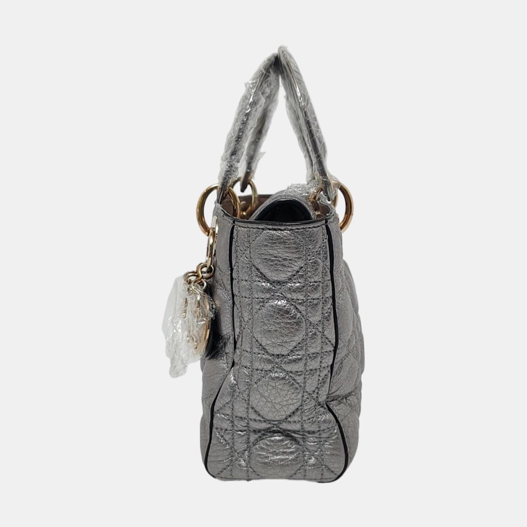Lady Dior Small Supple Calfskin Leather Metallic Grey Cannage Handbag with Strap In Good Condition For Sale In AUBERVILLIERS, FR