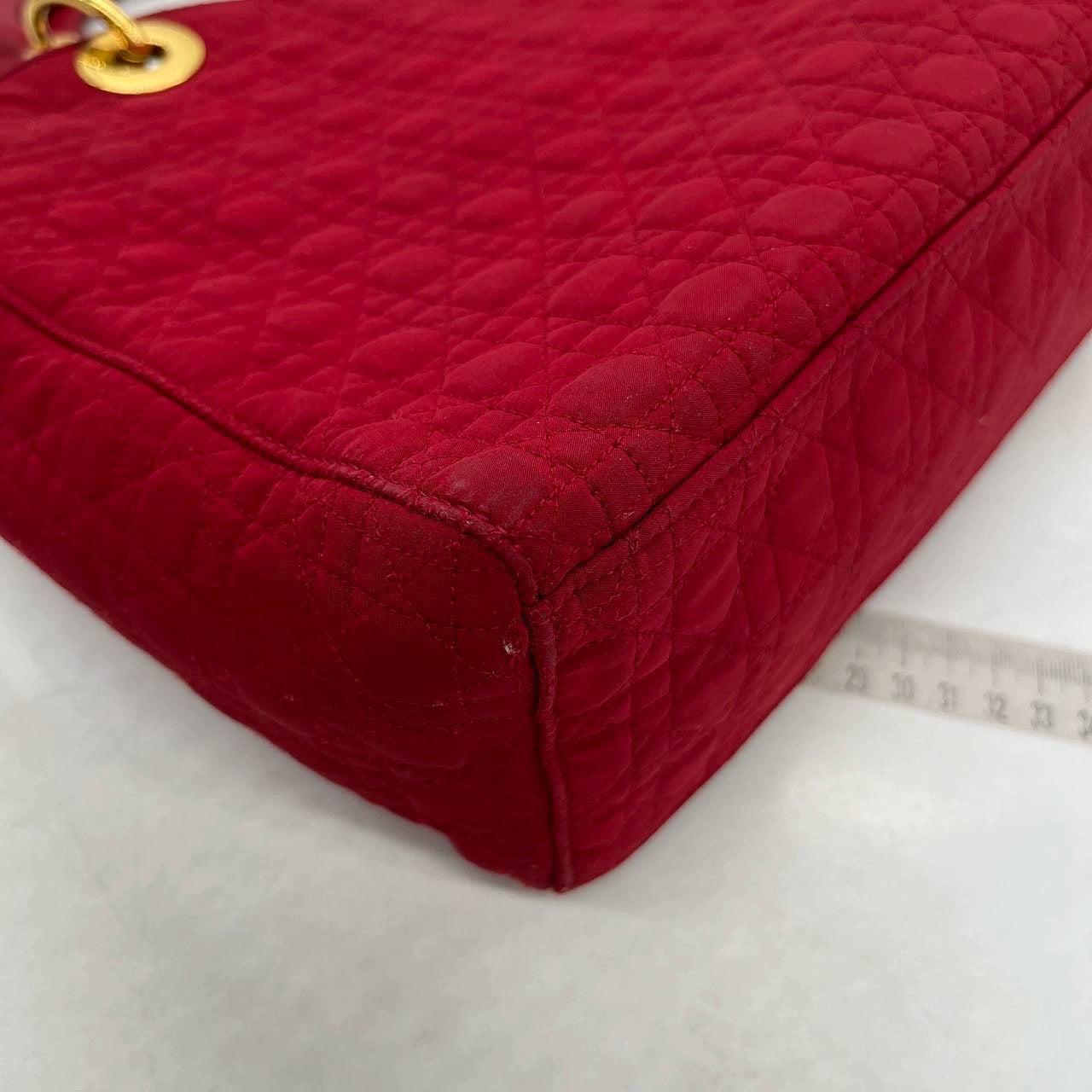 Großer burgunderroter Lady Dior Vintage-Stoff mit gelbgoldenenenen Beschlägen im Angebot 6