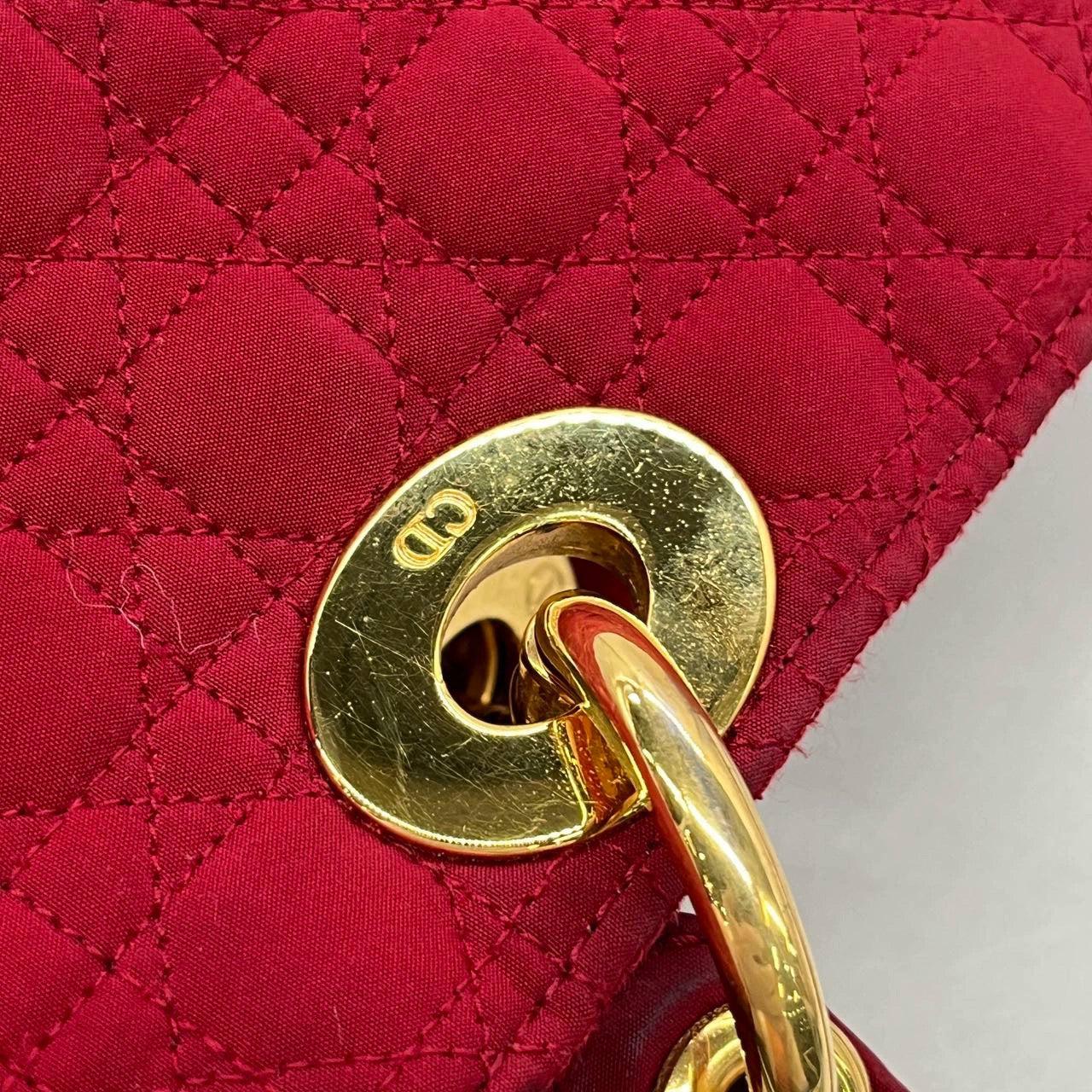 Großer burgunderroter Lady Dior Vintage-Stoff mit gelbgoldenenenen Beschlägen im Angebot 8