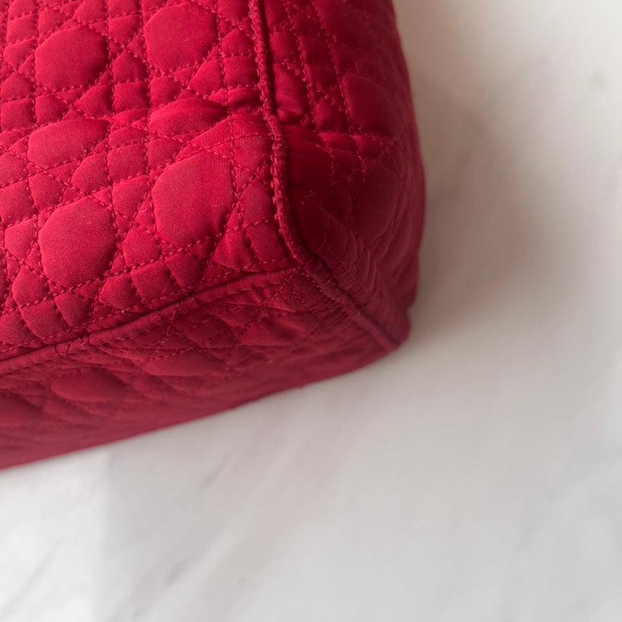 Großer burgunderroter Lady Dior Vintage-Stoff mit gelbgoldenenenen Beschlägen im Angebot 15