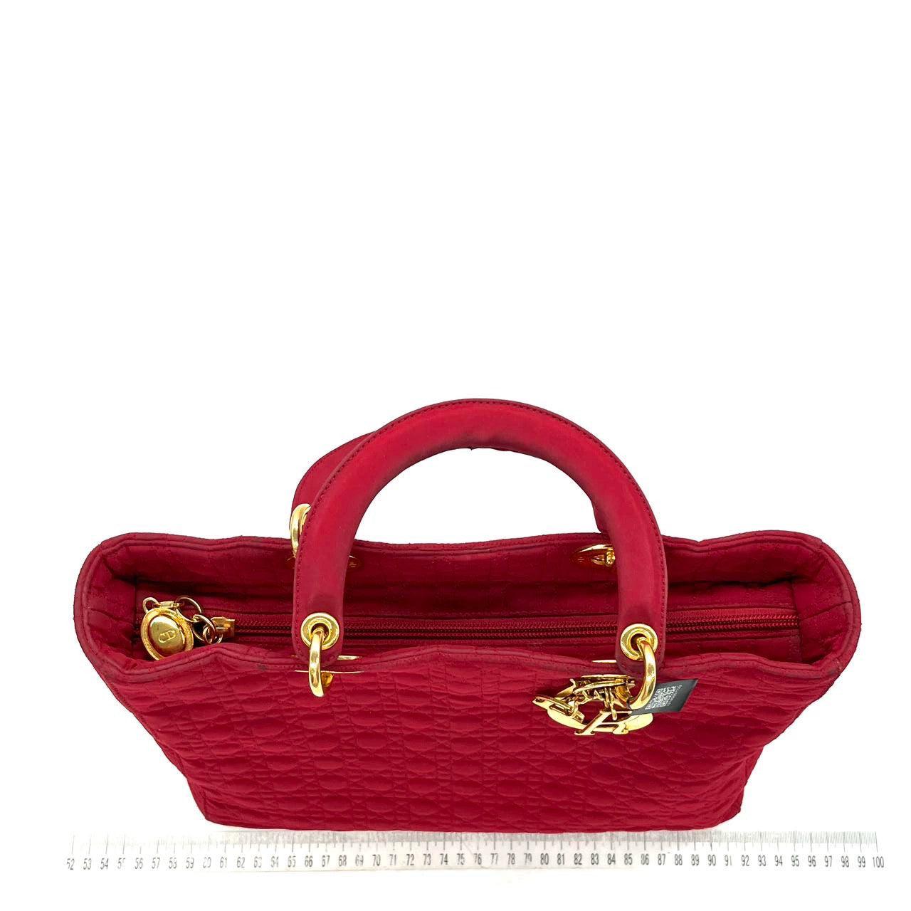 Großer burgunderroter Lady Dior Vintage-Stoff mit gelbgoldenenenen Beschlägen im Angebot 1