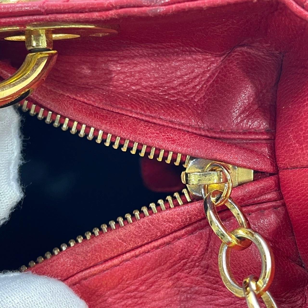 Lady Dior Vintage Medium Rouge en cuir d'agneau et or en vente 9