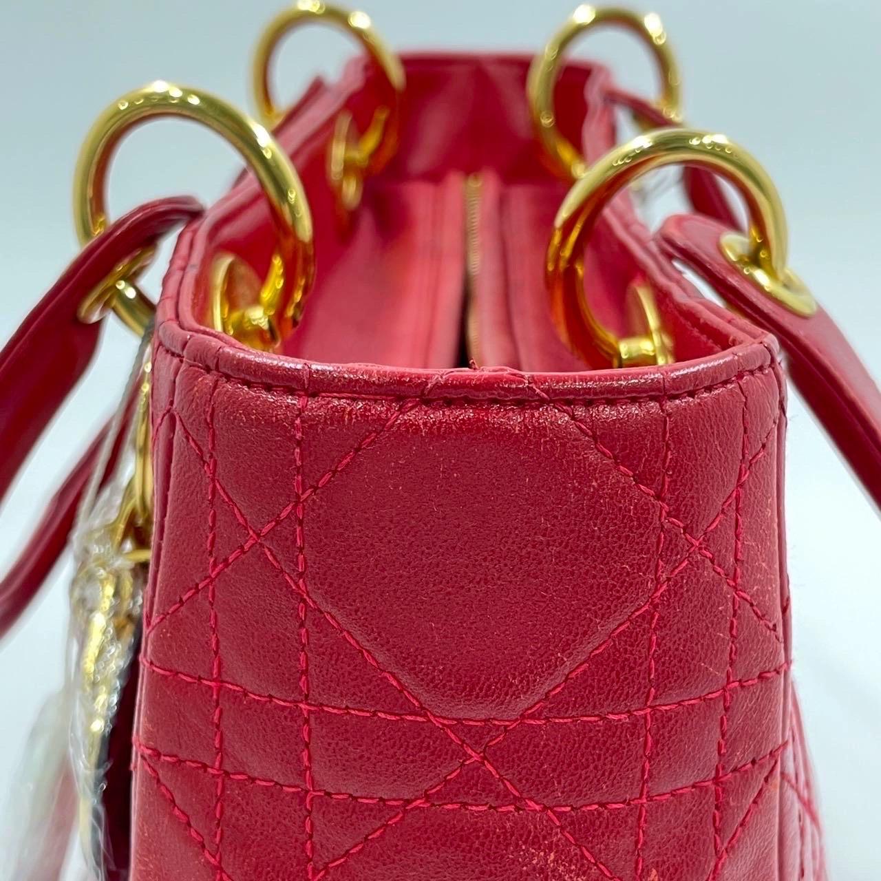 Lady Dior Vintage Medium Rouge en cuir d'agneau et or en vente 12