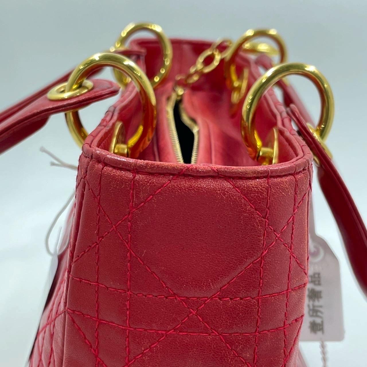 Lady Dior Vintage Medium Rouge en cuir d'agneau et or en vente 4