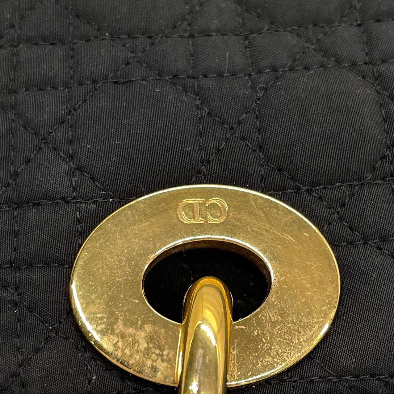 Lady Dior Vintage Schwarzer Mini-Stoff mit gelbgoldenenen Beschlägen, Vintage im Angebot 6
