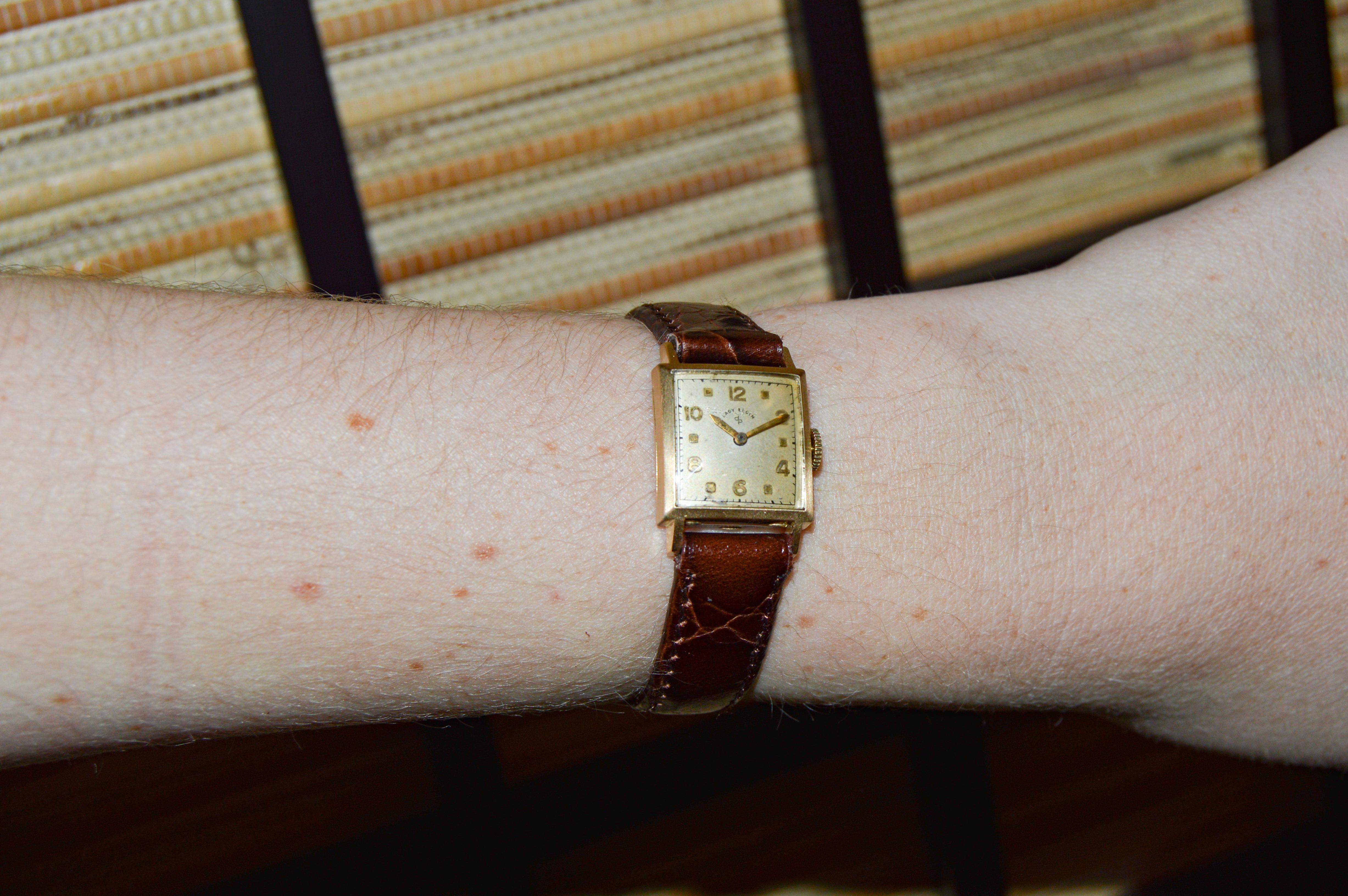 Lady Elgin Gold-Filled Art Deco Tank Watch with Original Dial from 1940's For Sale 5