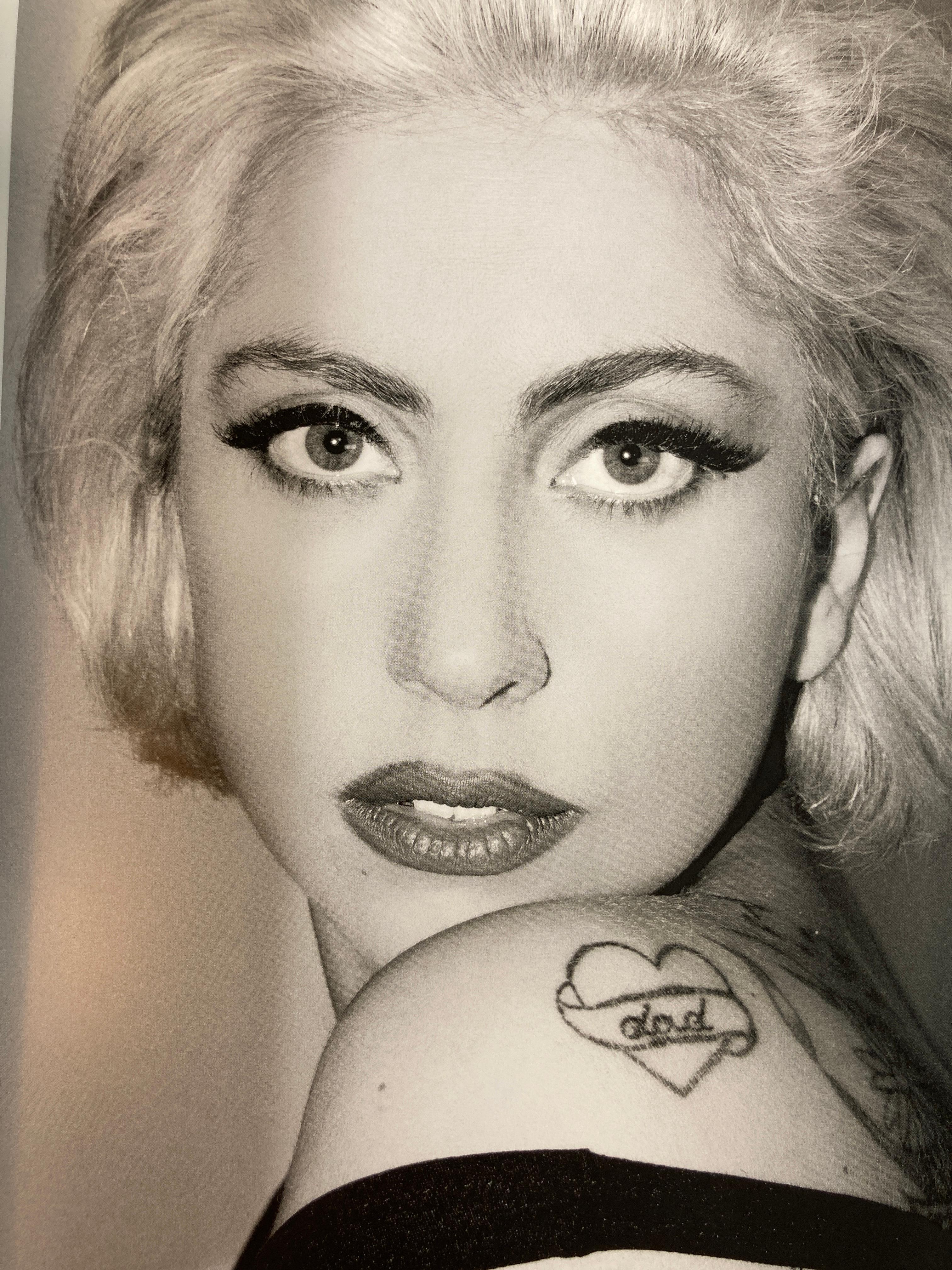 Grand livre à couverture rigide Lady Gaga de Terry Richardson en vente 5