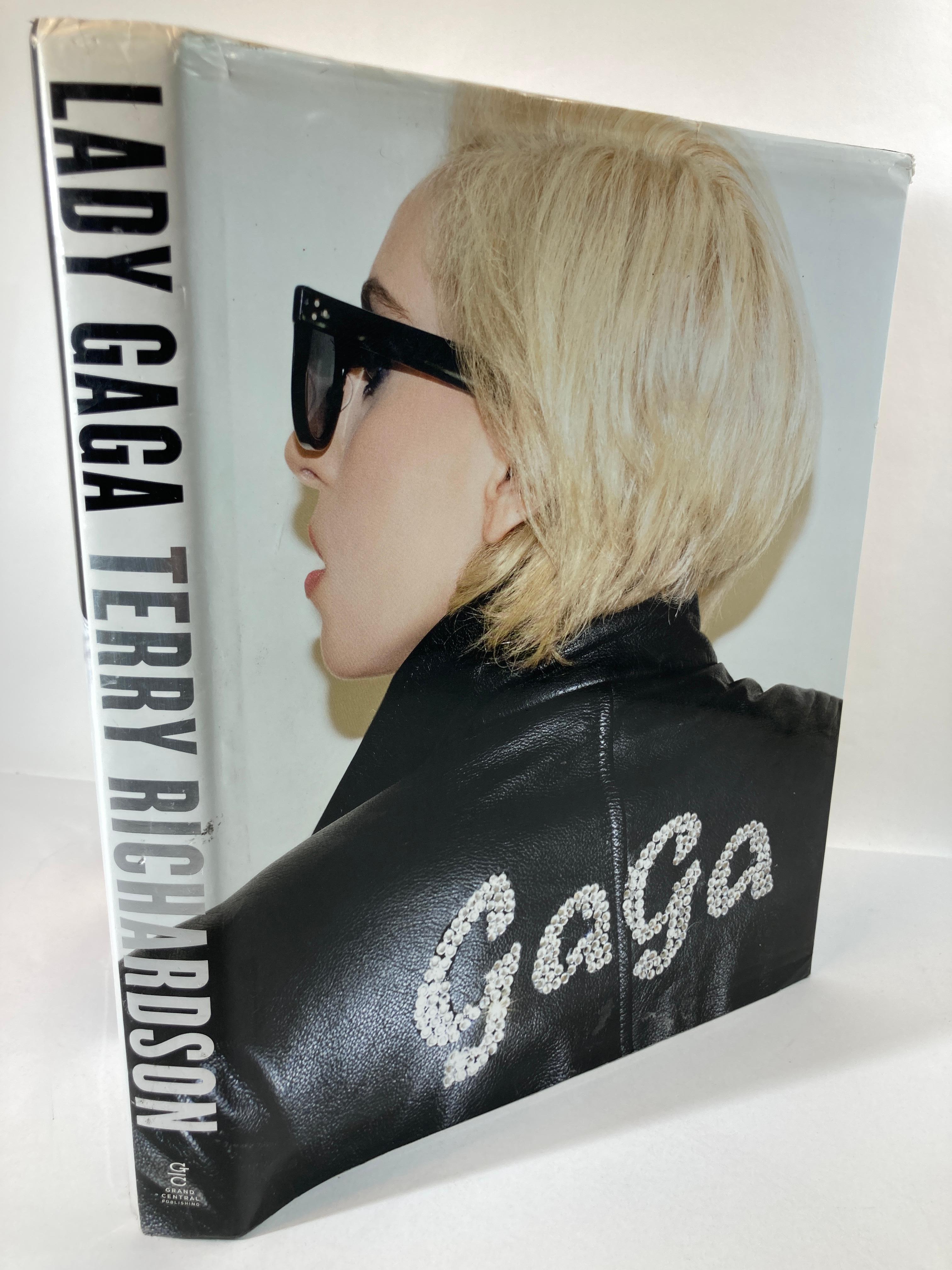 Grand livre à couverture rigide Lady Gaga de Terry Richardson Bon état - En vente à North Hollywood, CA