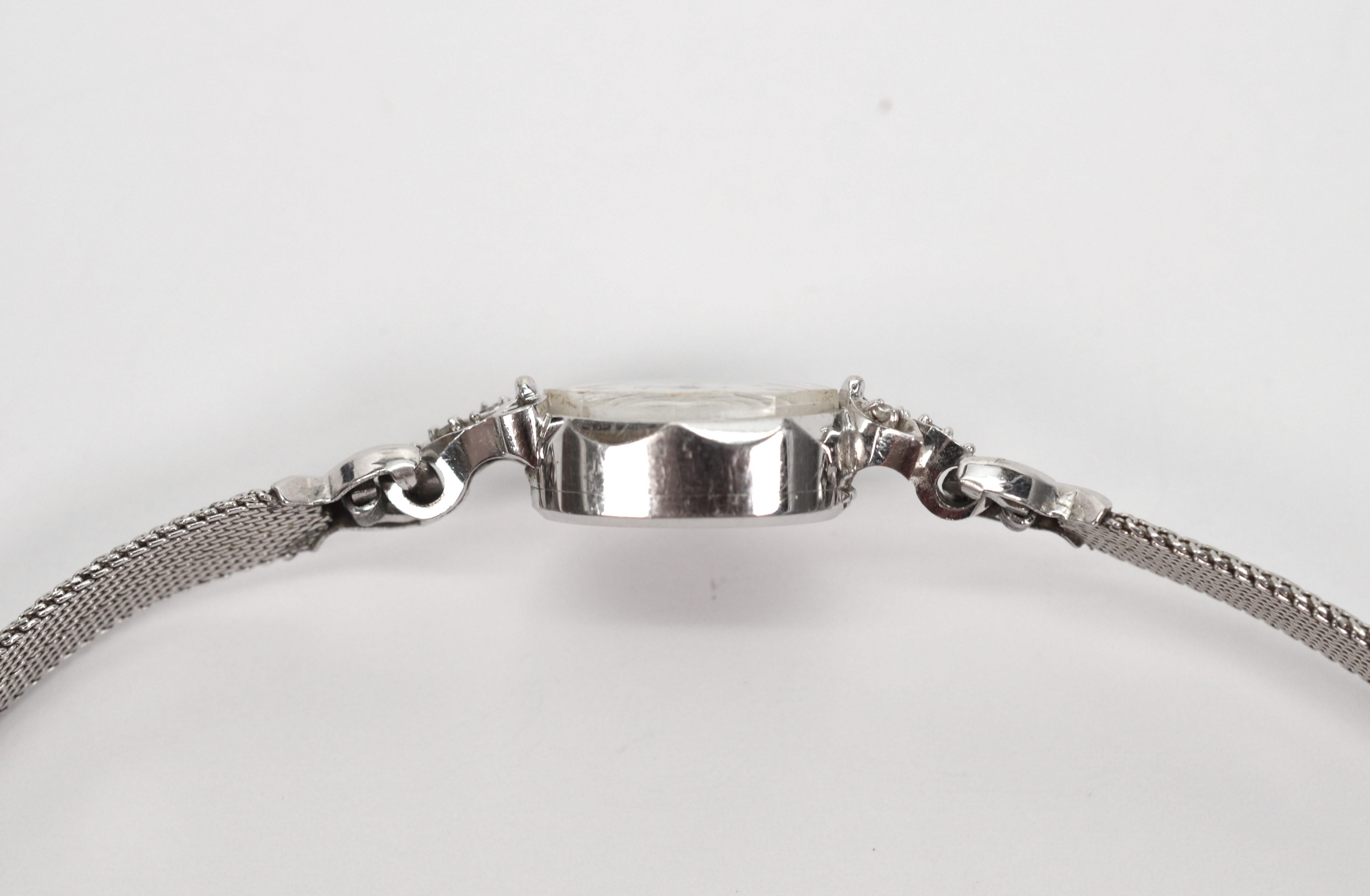 Lady Hamilton Montre-bracelet cocktail en or blanc 14 carats avec accents de diamants en vente 3