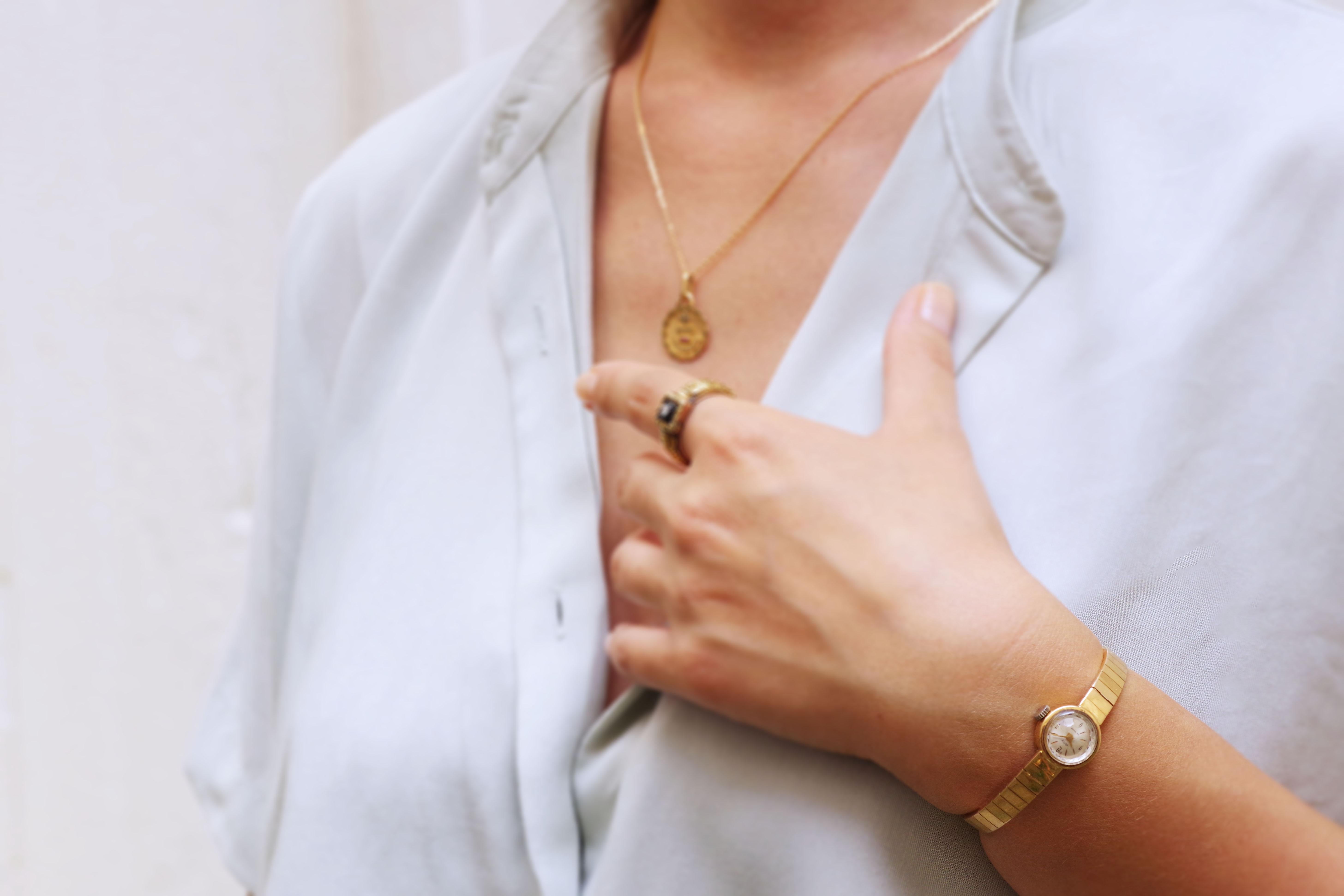 Lady Kody Golduhr aus 18 Karat Gelbgold im Angebot 1