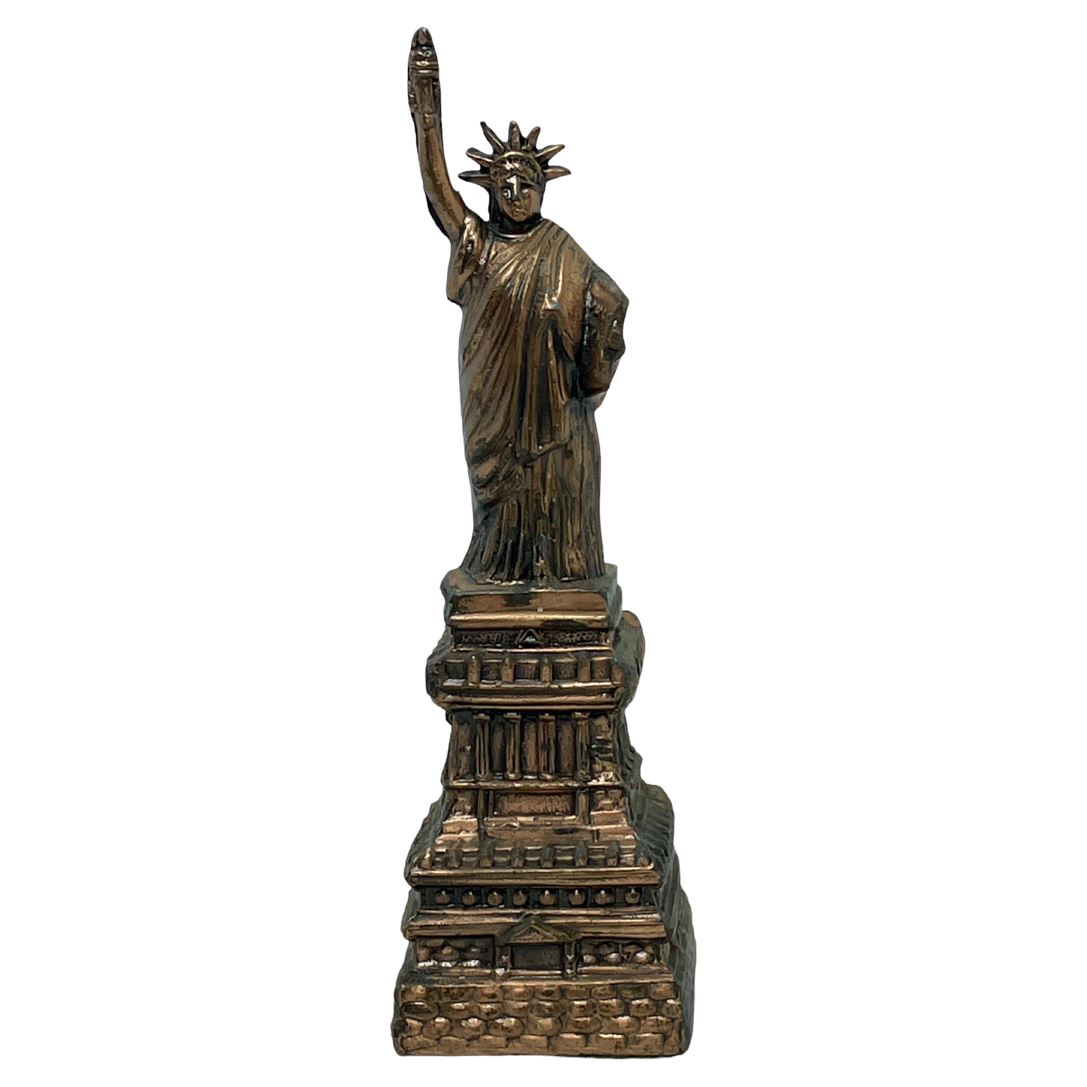 Lady Liberty Souvenir Building Vintage, USA, 1960s For Sale