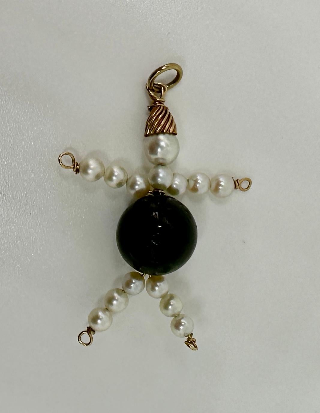 Lady Man Pendant Charm Necklace Black Onyx Pearl 14 Karat Gold Antique Retro For Sale 1