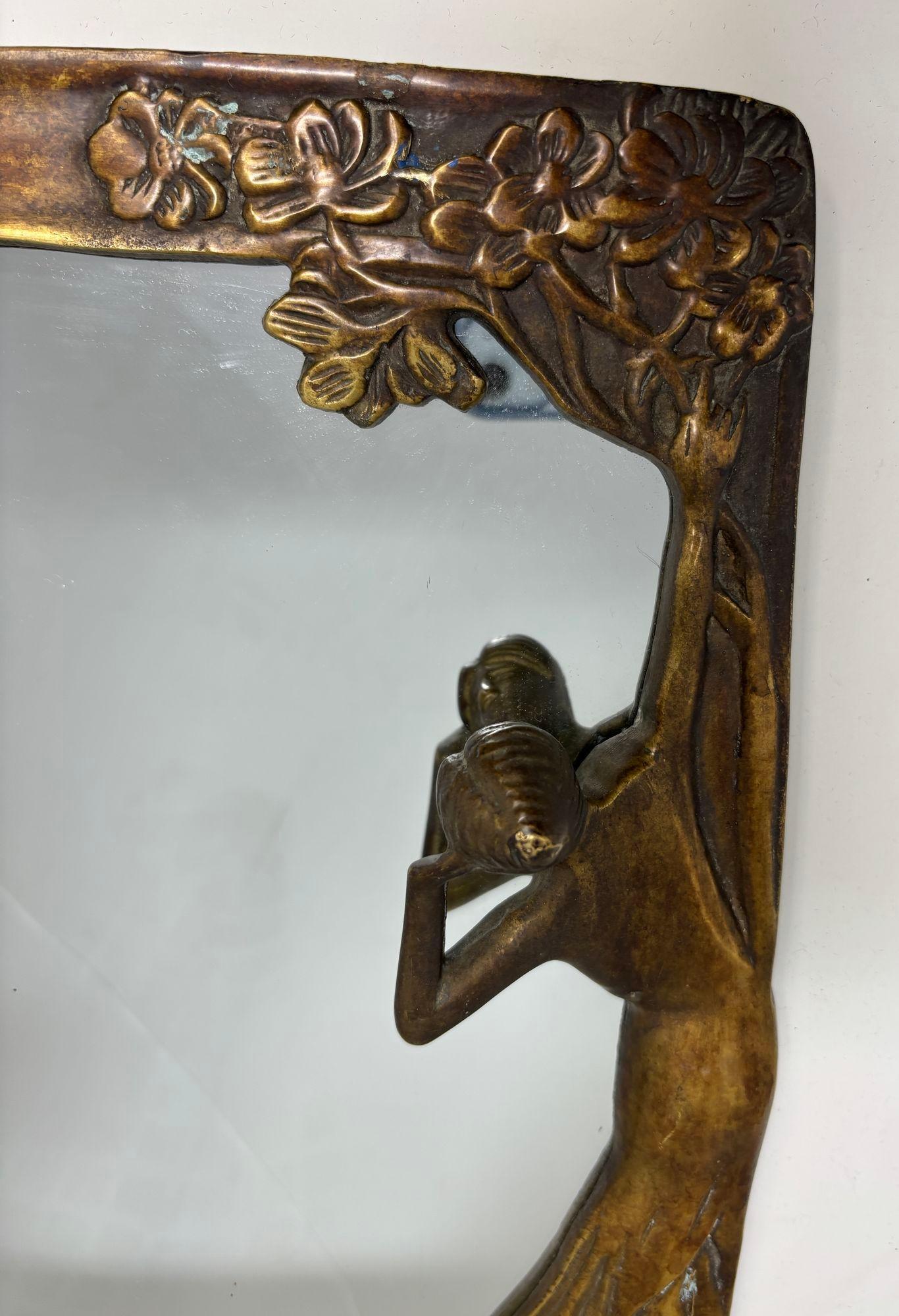 Moulage Lady of the Lake Antique Art Nouveau Bronze Mirror Circa 1930 en vente