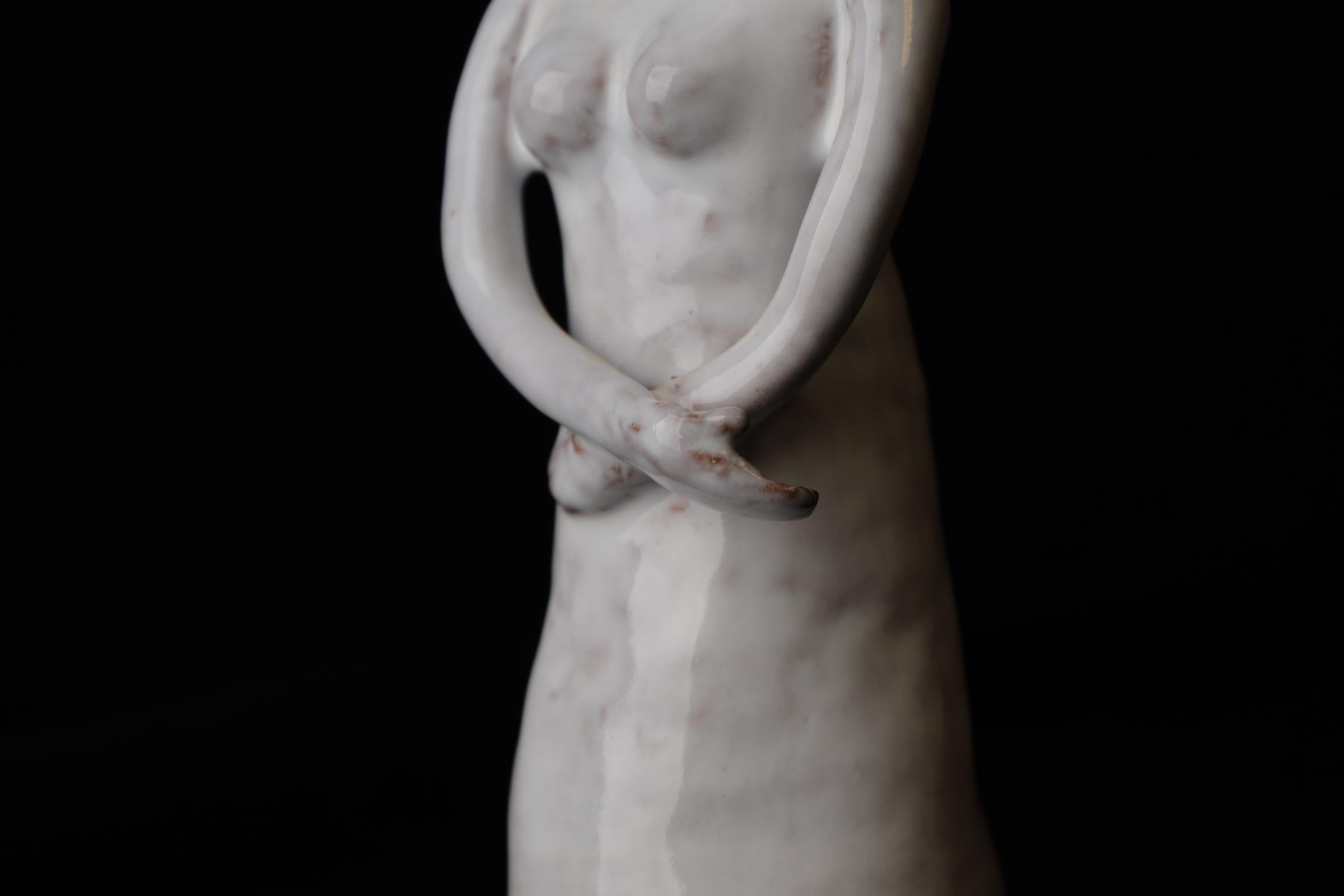 XXI secolo e contemporaneo Statua in ceramica 