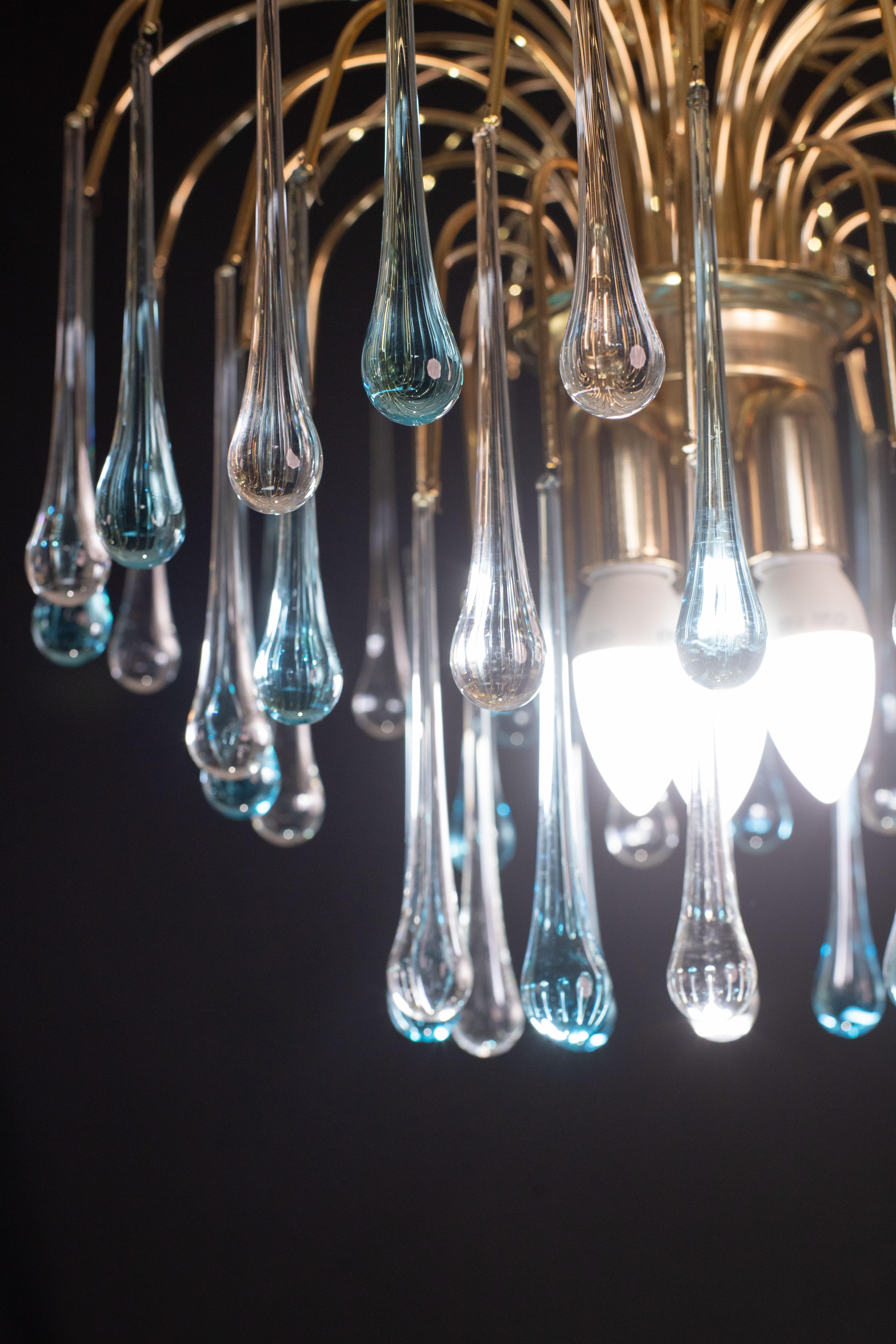 Lady Victoria, Chandelier with Blu and Transparent Pendants, Murano Glass, 1970s For Sale 1