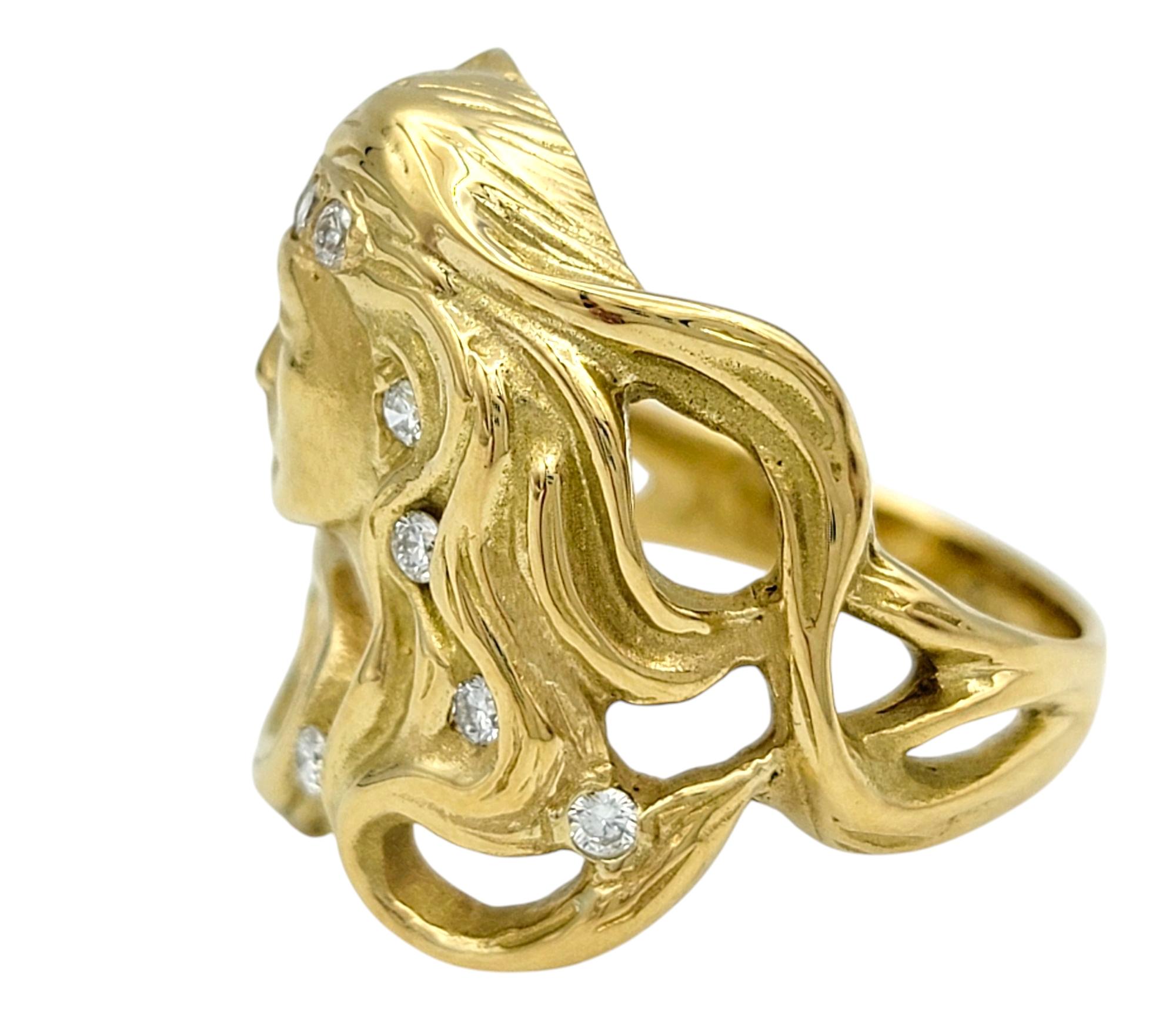 Misura dell'anello: 7 

Celebra un'eleganza senza tempo con questo splendido anello in oro giallo 18 carati, con una donna dai dettagli intricati e dai capelli fluenti. Questo design artistico cattura un senso di grazia e movimento, rendendolo un
