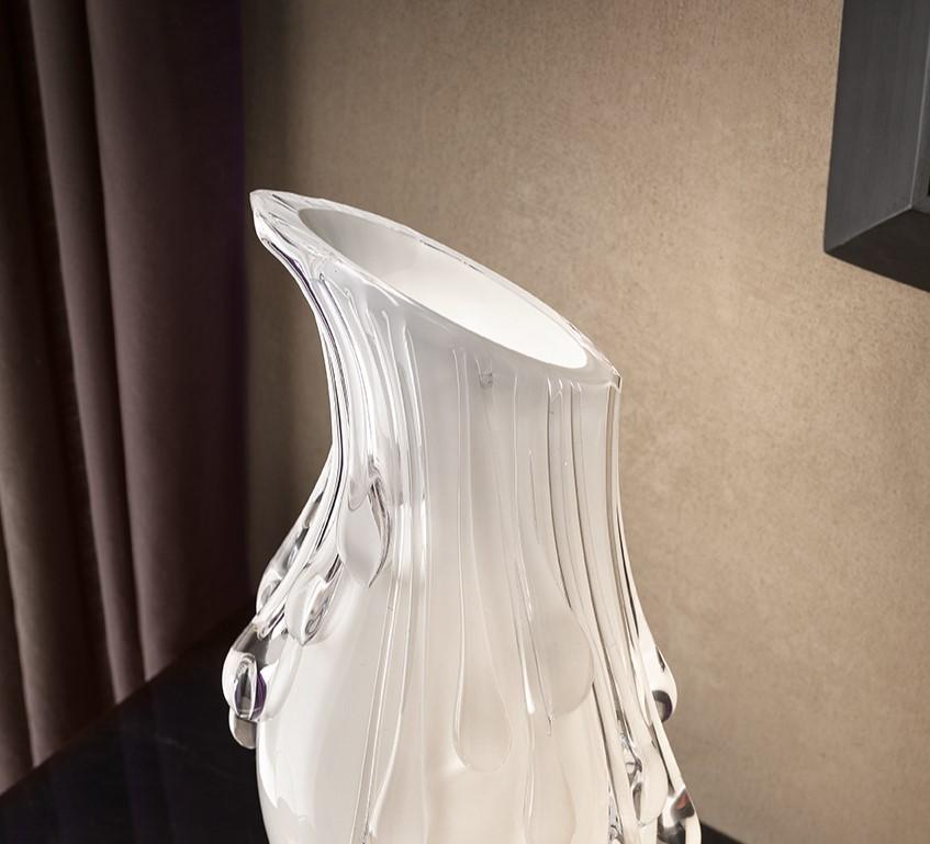 Lady With White Pearl Necklace Murano Glass Decorative Lamp y Aina Kari In New Condition For Sale In Geneve, CH