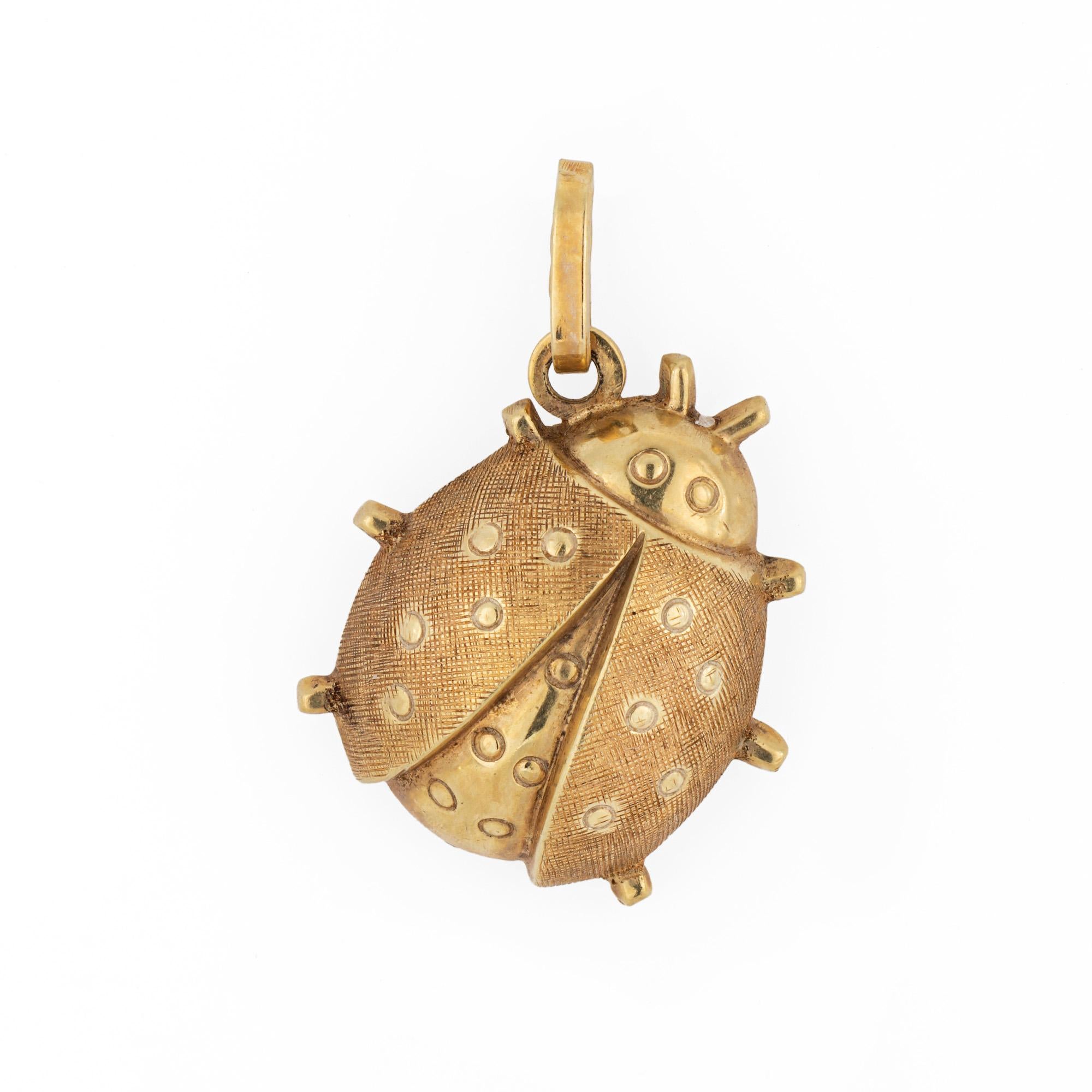 Ladybug Käfer Charm Vintage 14k Gelbgold Anhänger Vintage feiner Schmuck im Zustand „Gut“ in Torrance, CA