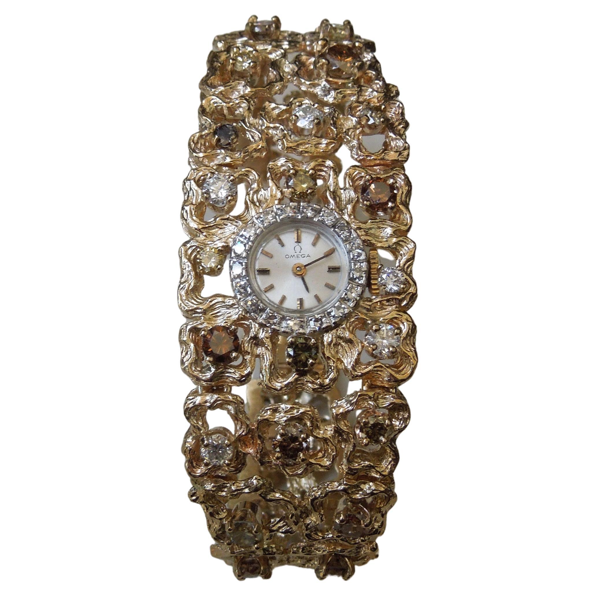 Montre habillée Omega en diamants fantaisie 14 carats pour femme en vente