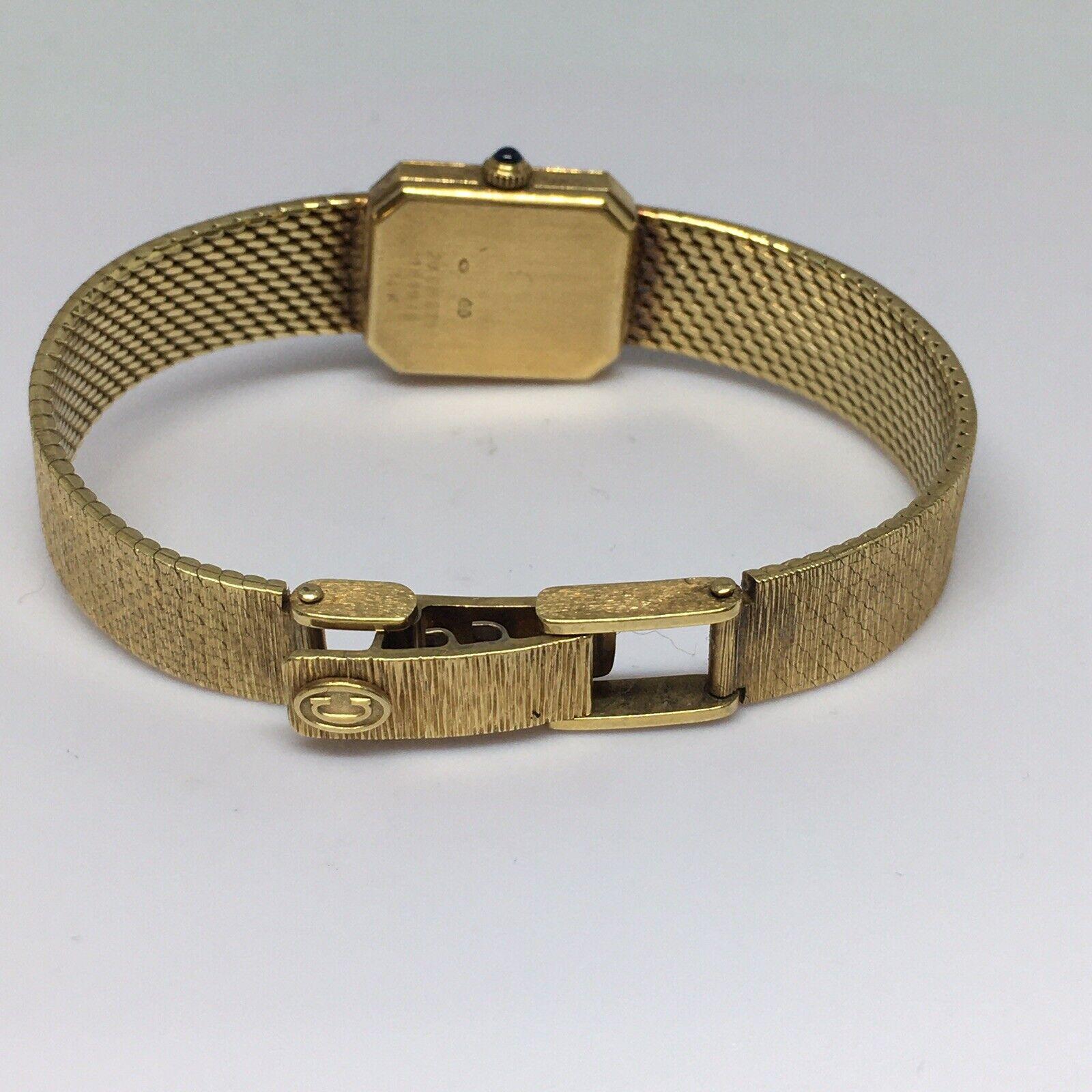 Lady's 14K Yellow Solid Gold Concord quartz Watch Factory Marked Case 6 inch


Longueur du poignet 6 pouces
Boîtier 18 mm par 15 mm 
Bracelet de 10 mm de large
Marquage  