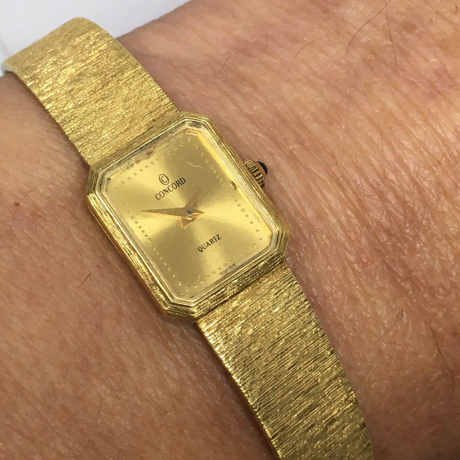 Lady's 14K Yellow Solid Gold Concord quartz Watch Factory Marked Case 6 inch Pour femmes en vente