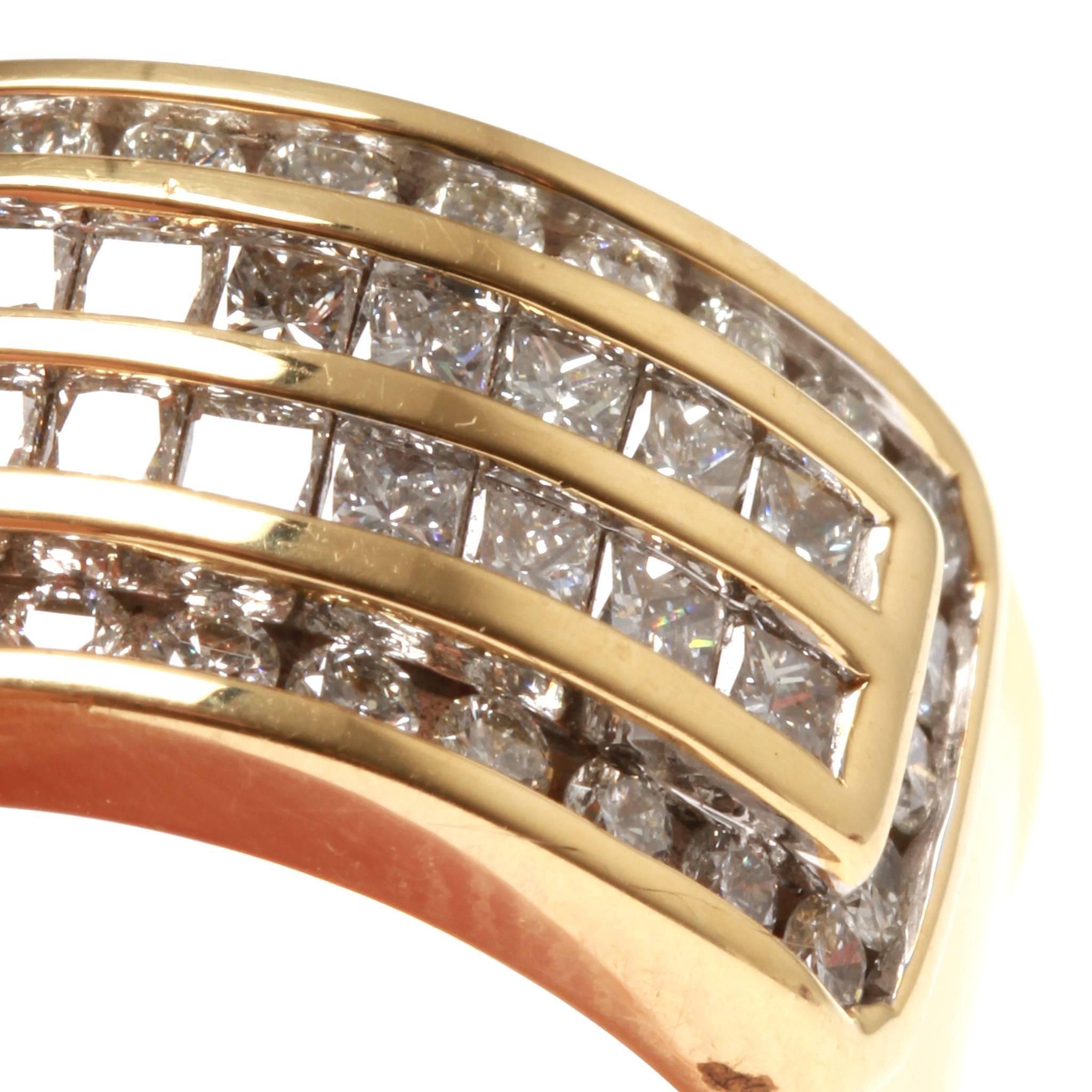 Lady's 18ct yellow gold diamond ring In New Condition For Sale In Melbourne, Victoria