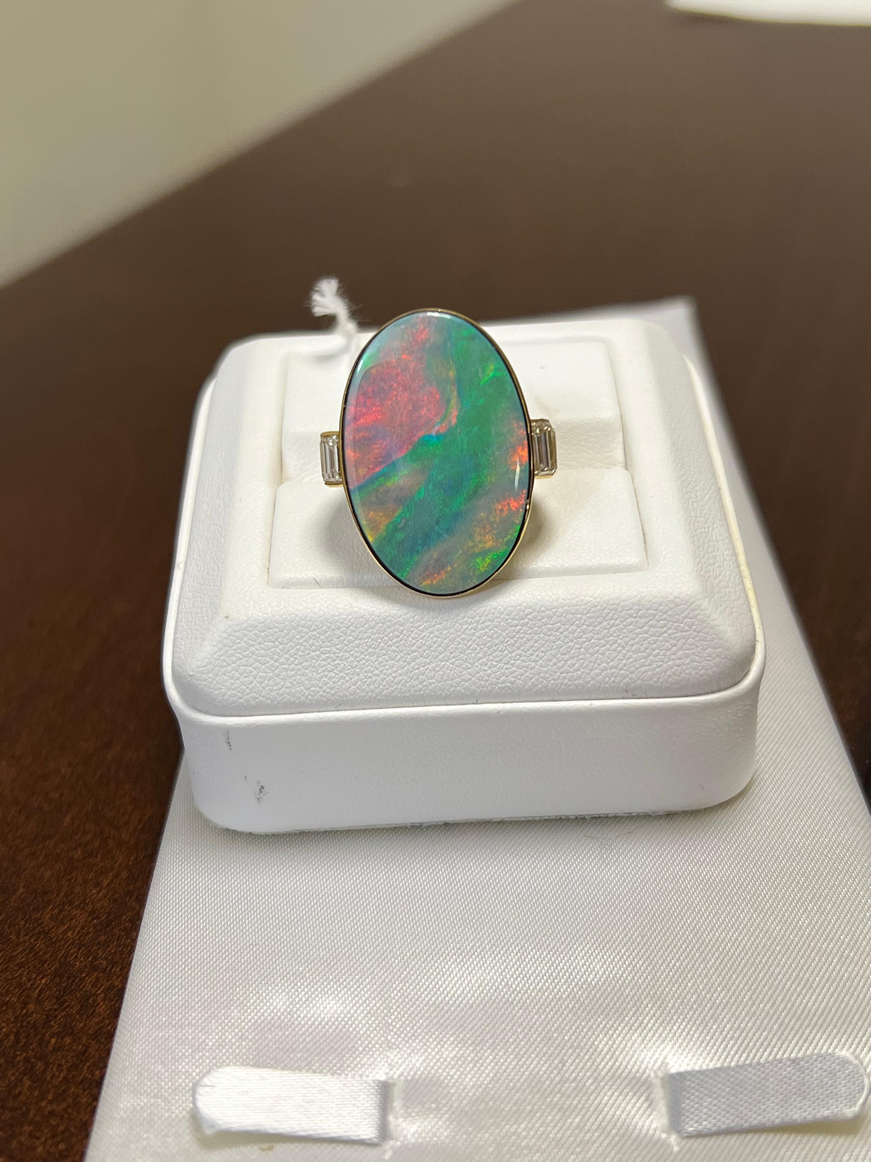Lady's Black Opal Ring in 18k Yellow Gold  In Good Condition In New York, NY
