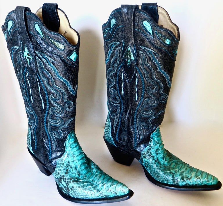 Lightly worn and in very good condition, these lady's cowboy boots were manufactured by the world famous boot maker 