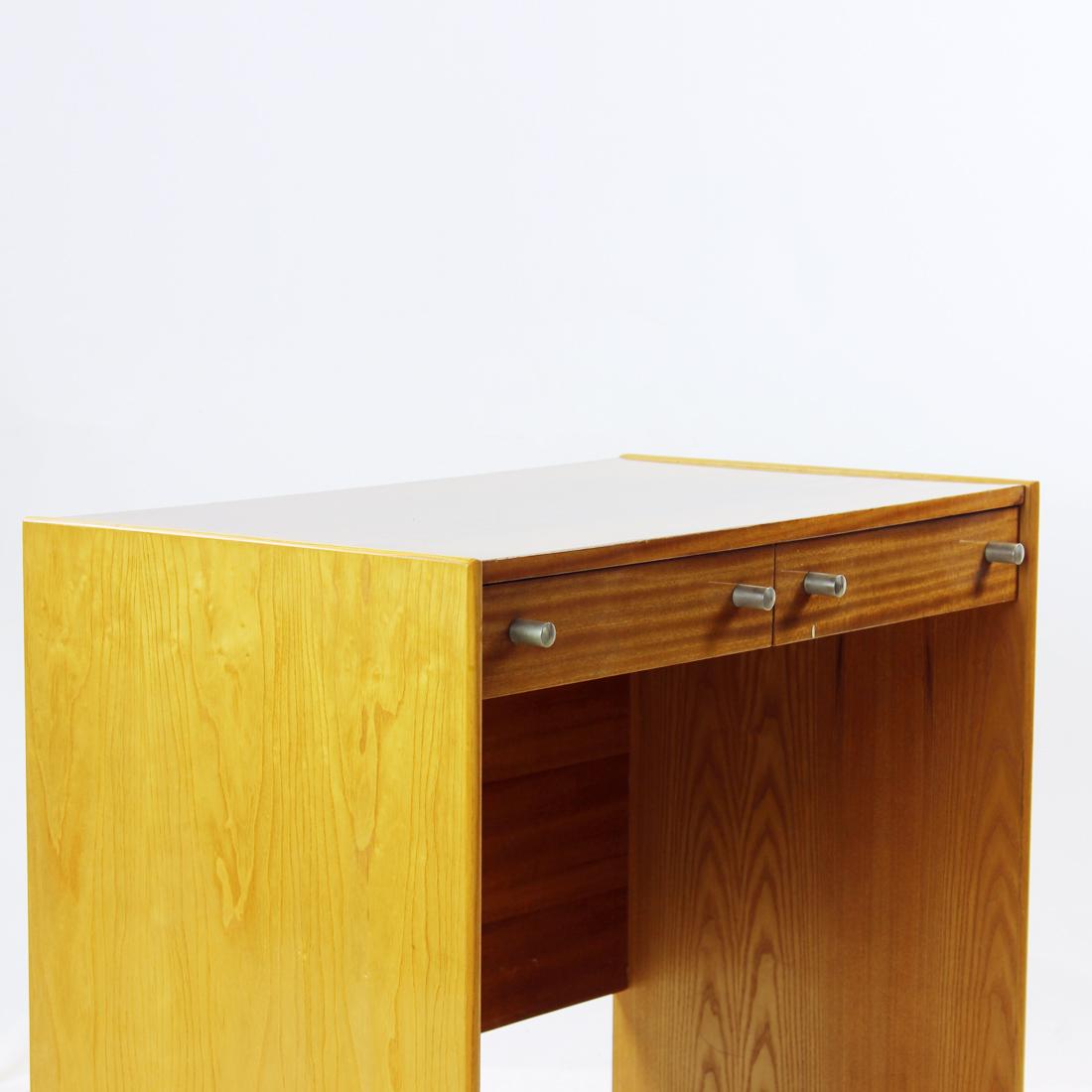 Lady’s Desk or Vanity in Mahogany, Czechoslovakia, 1970s For Sale 1